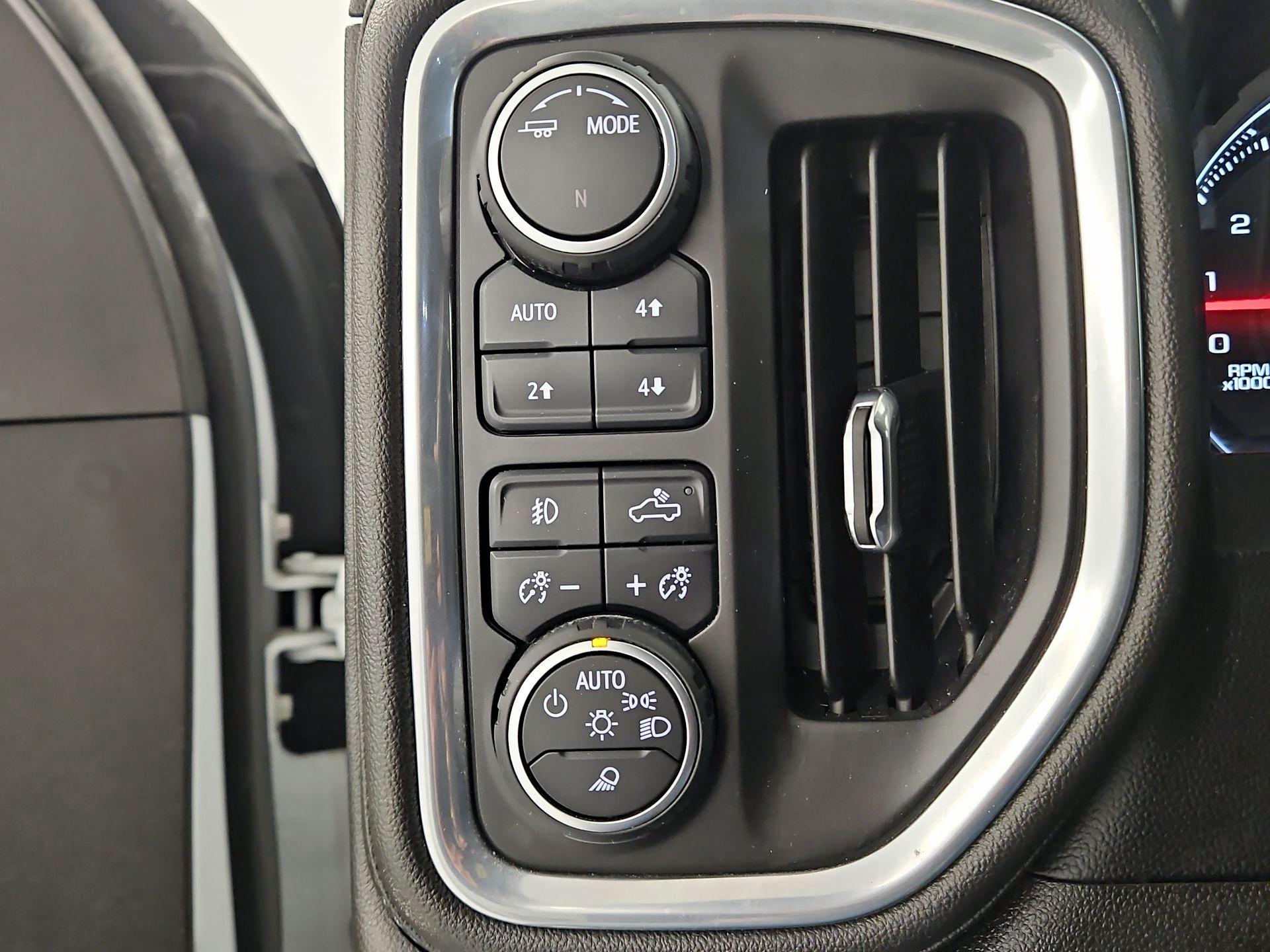 Thumbnail: 2022 Chevrolet Silverado 3500 - 13