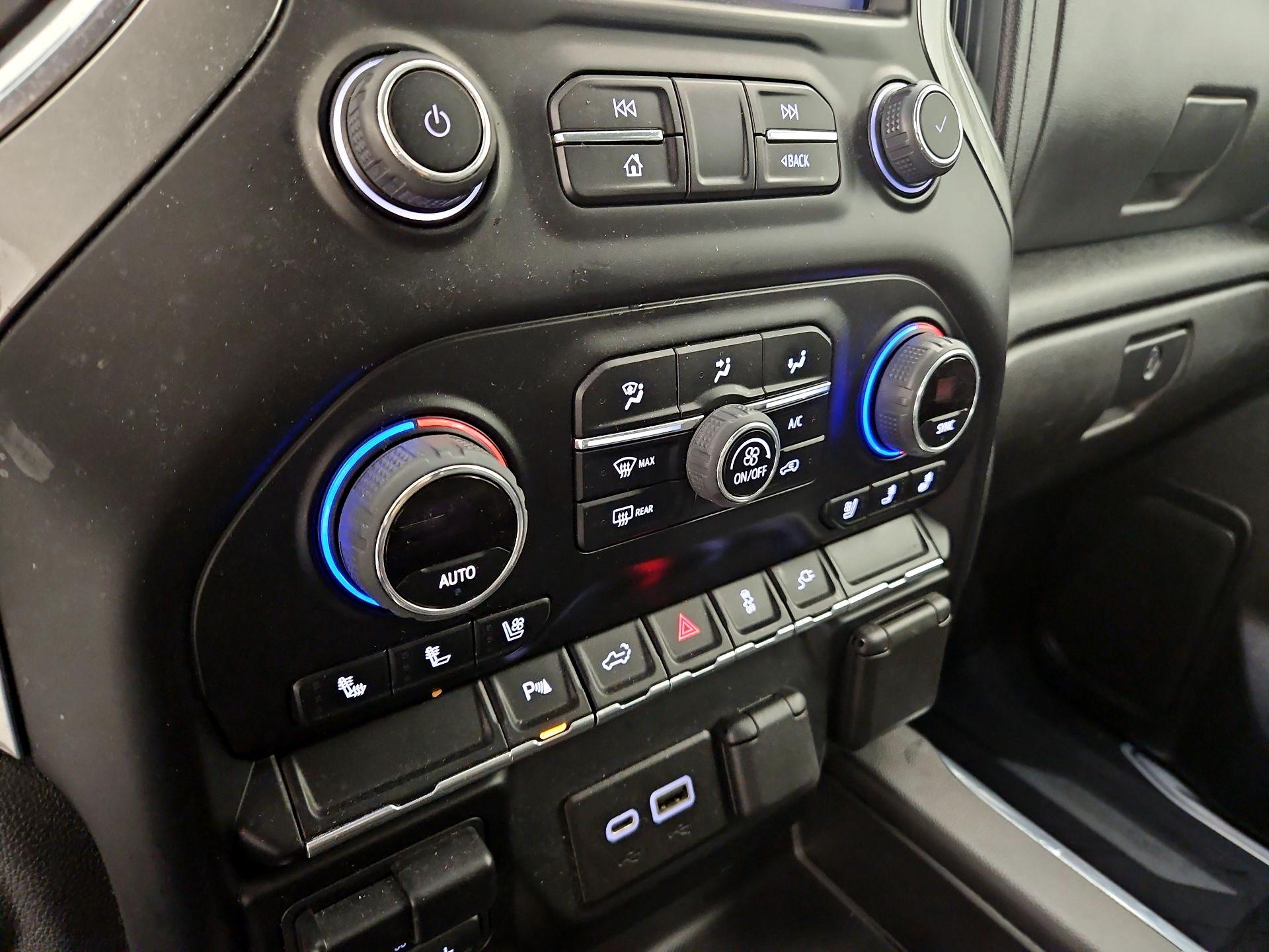 Thumbnail: 2022 Chevrolet Silverado 3500 - 16