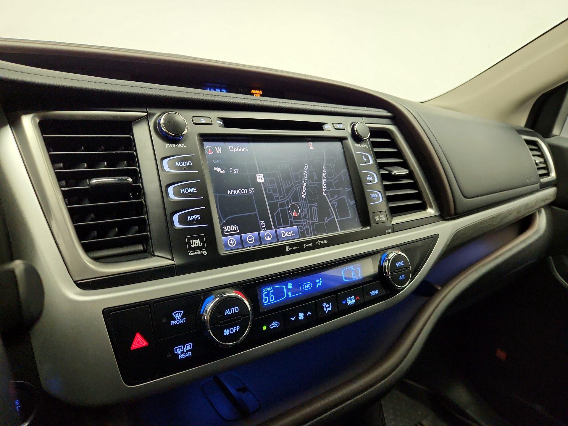 Thumbnail: 2018 Toyota Highlander - 14