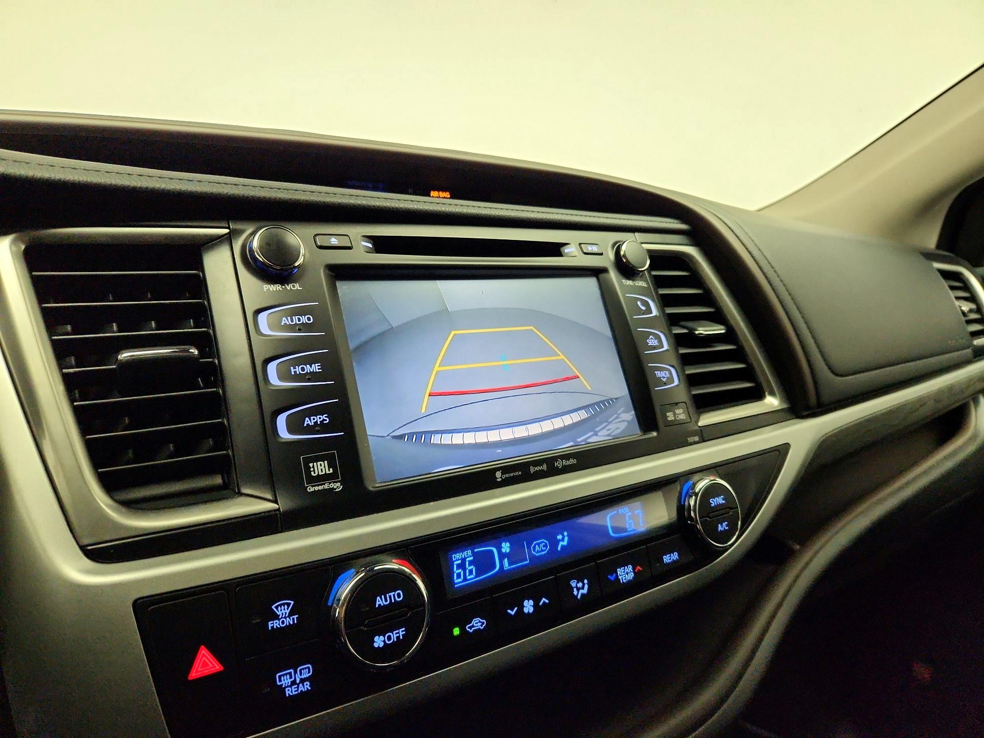 Thumbnail: 2018 Toyota Highlander - 15