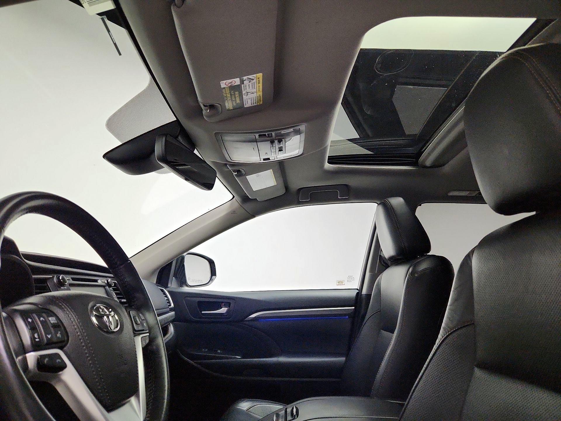 Thumbnail: 2018 Toyota Highlander - 20