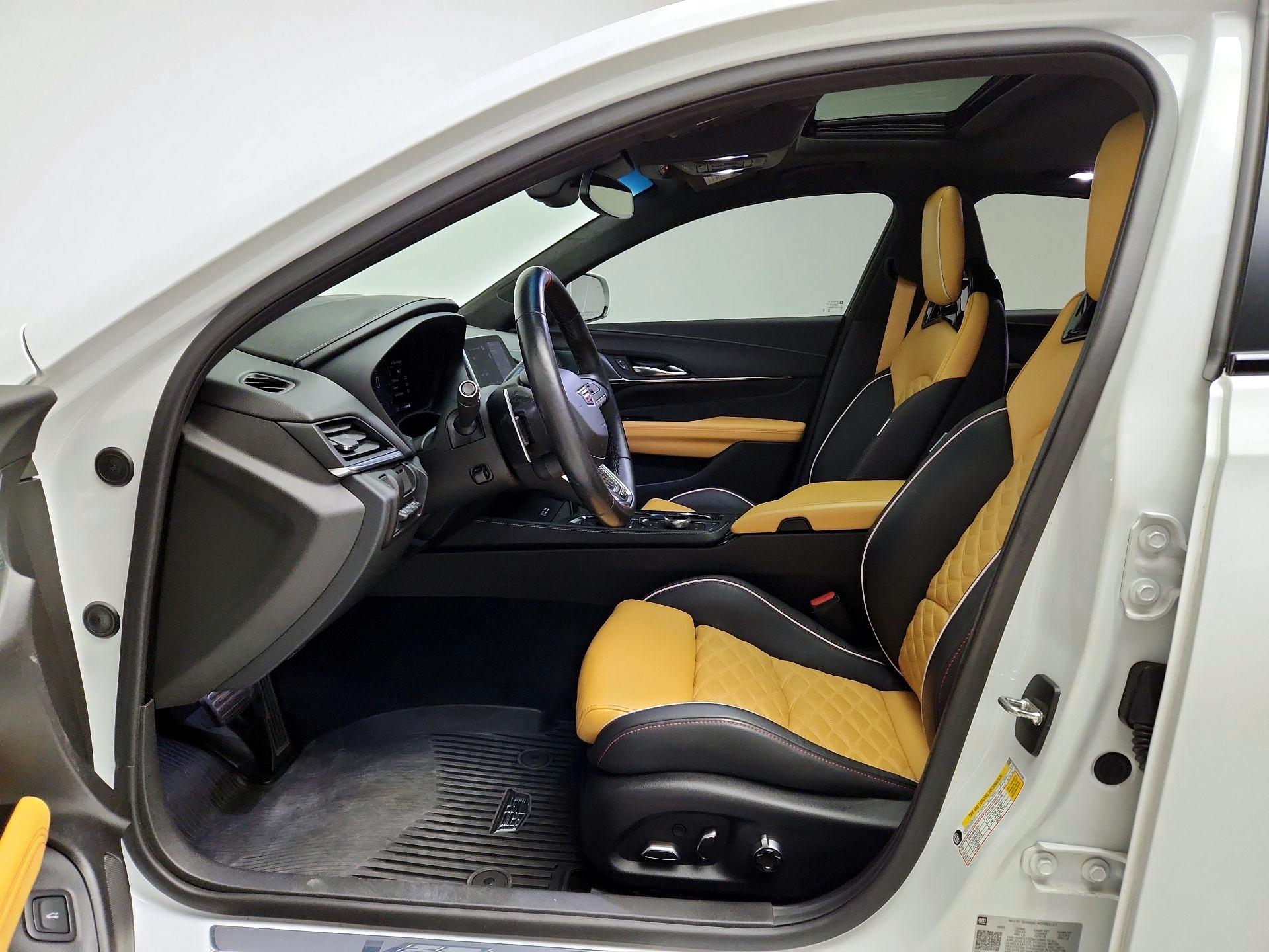 Thumbnail: 2024 Cadillac CT4 - 11