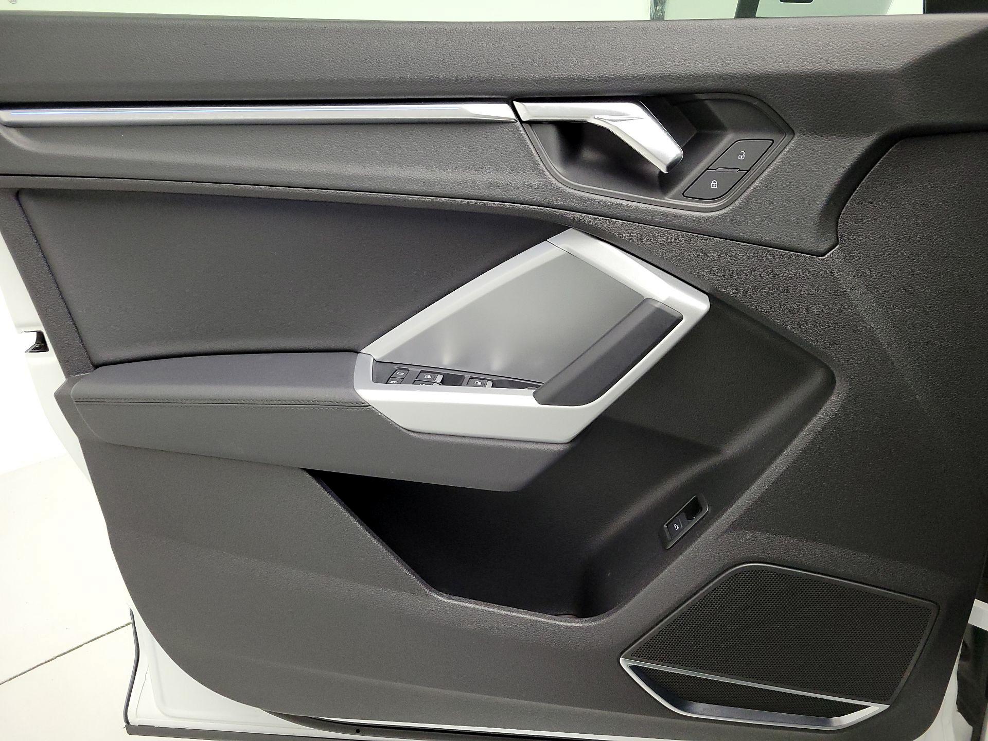 Thumbnail: 2021 Audi Q3 - 12