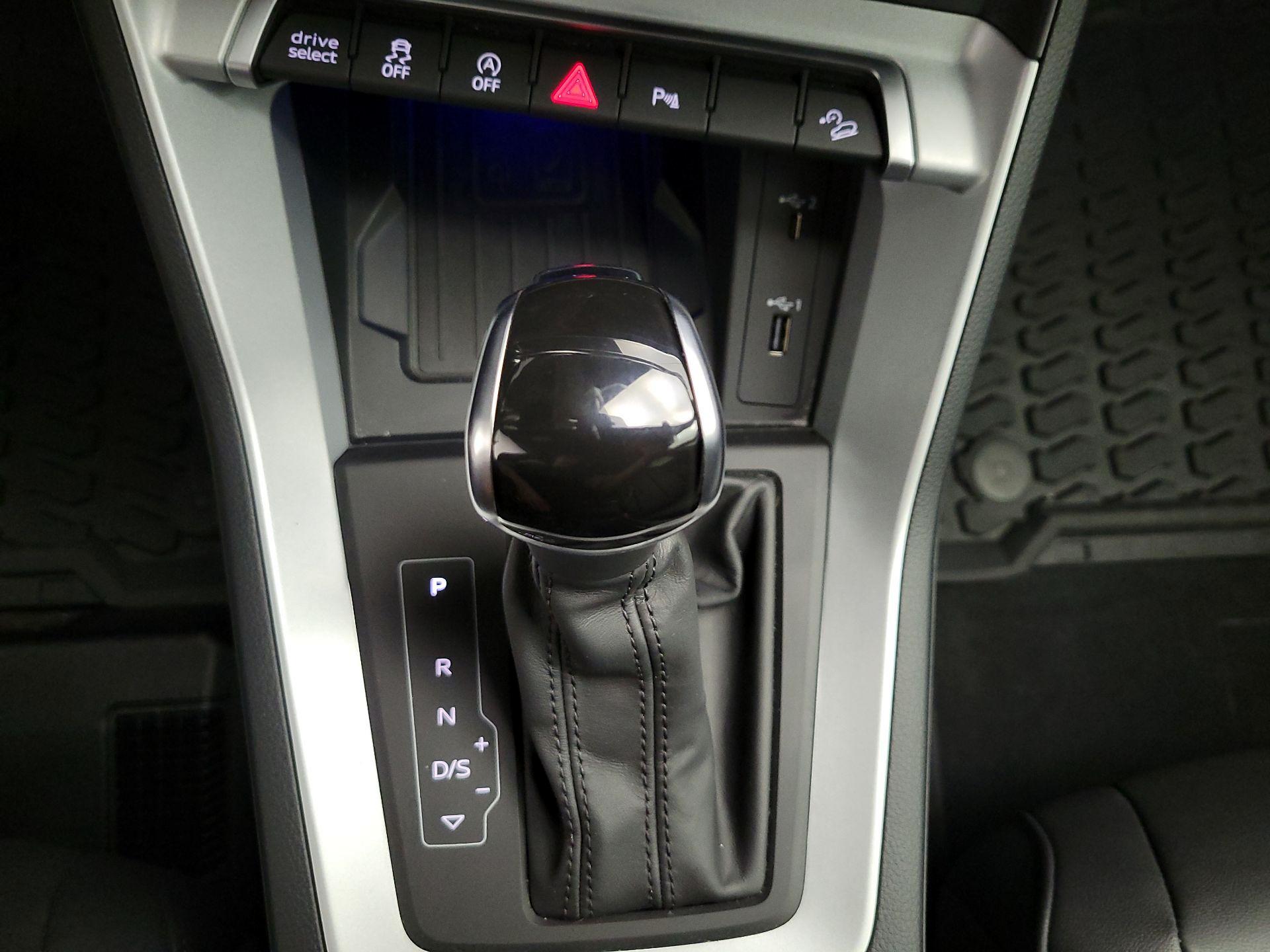 Thumbnail: 2021 Audi Q3 - 15