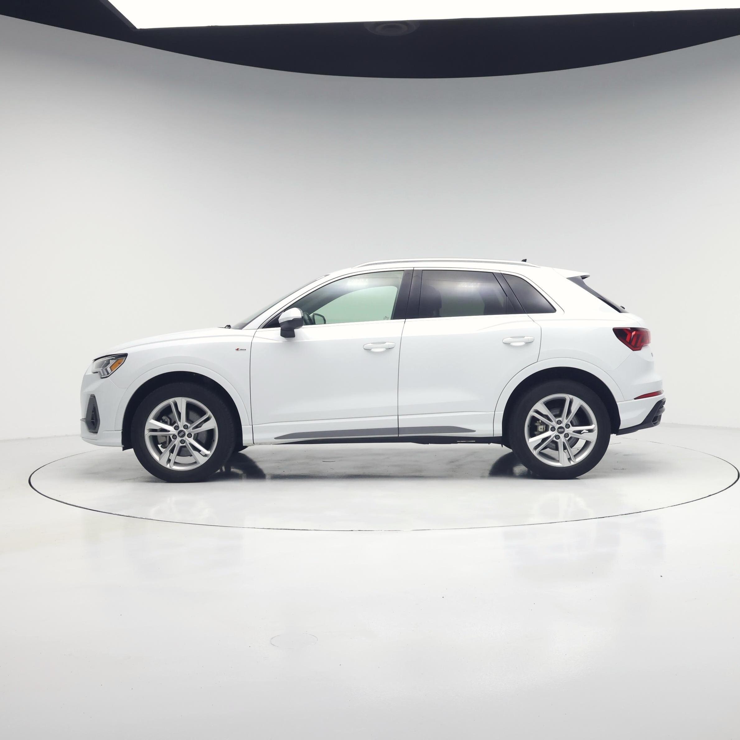 Thumbnail: 2021 Audi Q3 - 3