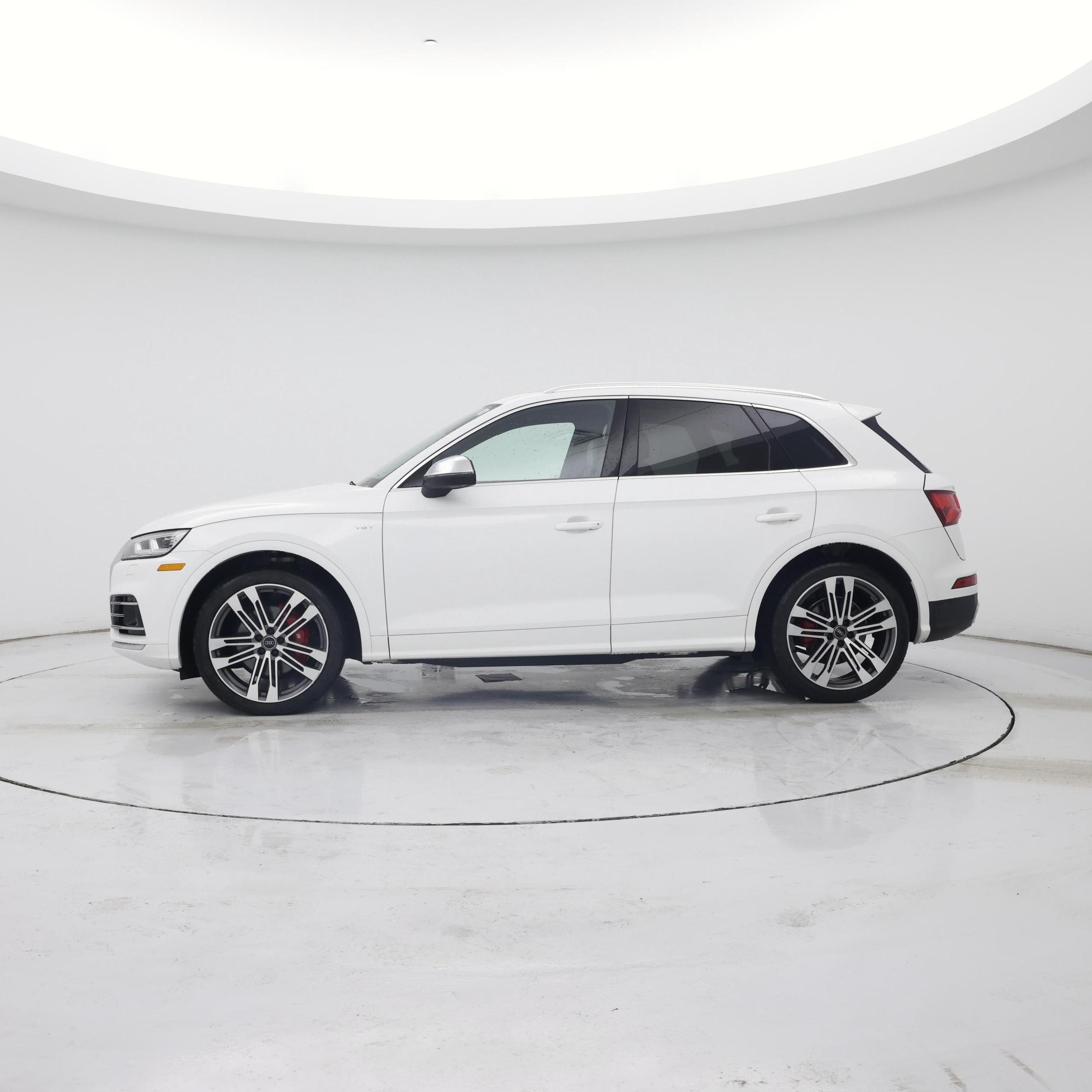 Thumbnail: 2018 Audi SQ5 - 3
