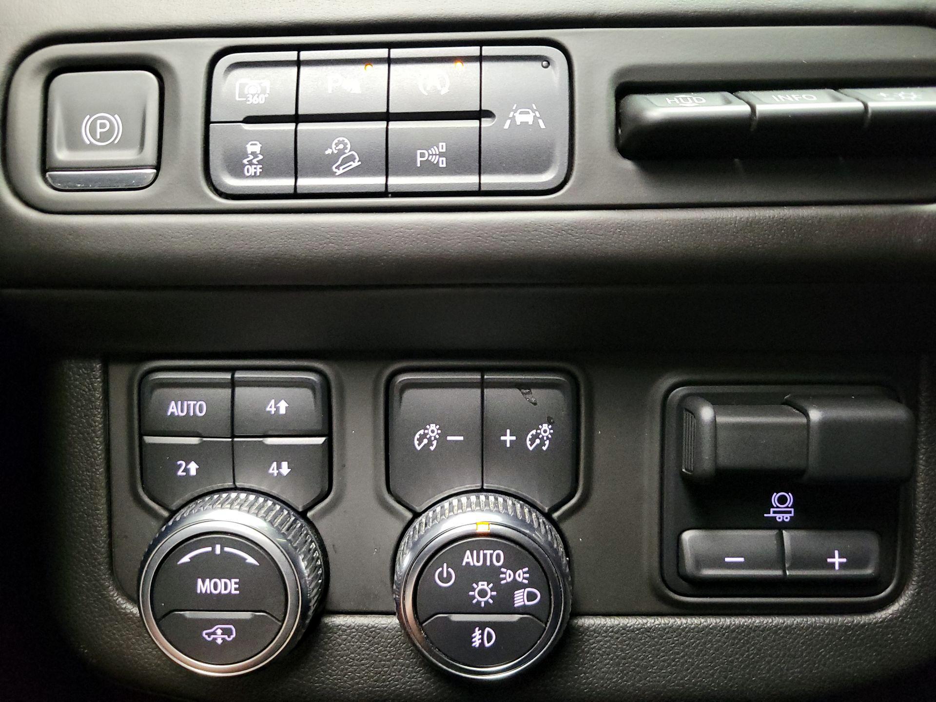 Thumbnail: 2023 GMC Yukon - 13