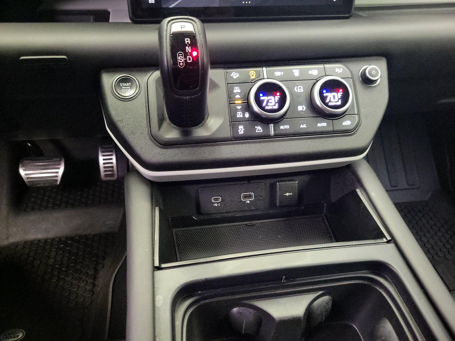 Thumbnail: 2024 Land Rover Defender - 17