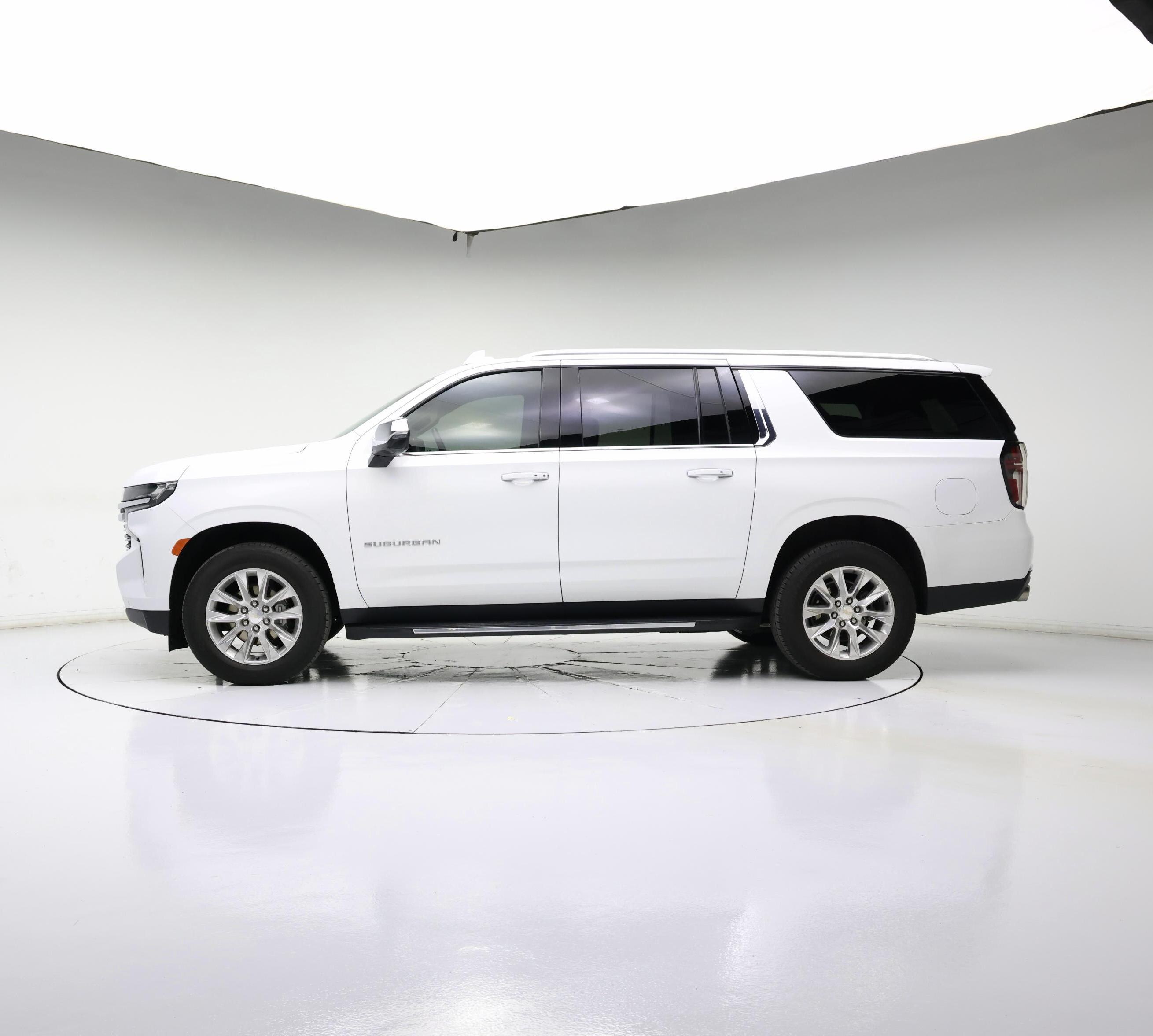 Thumbnail: 2021 Chevrolet Suburban - 3