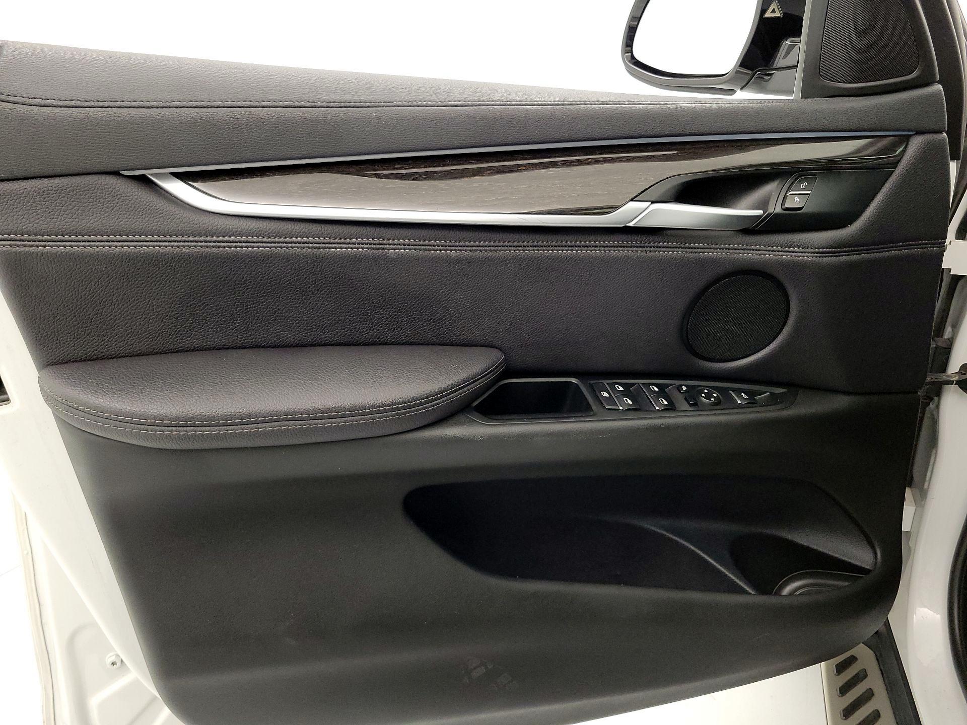 Thumbnail: 2019 BMW X6 - 12
