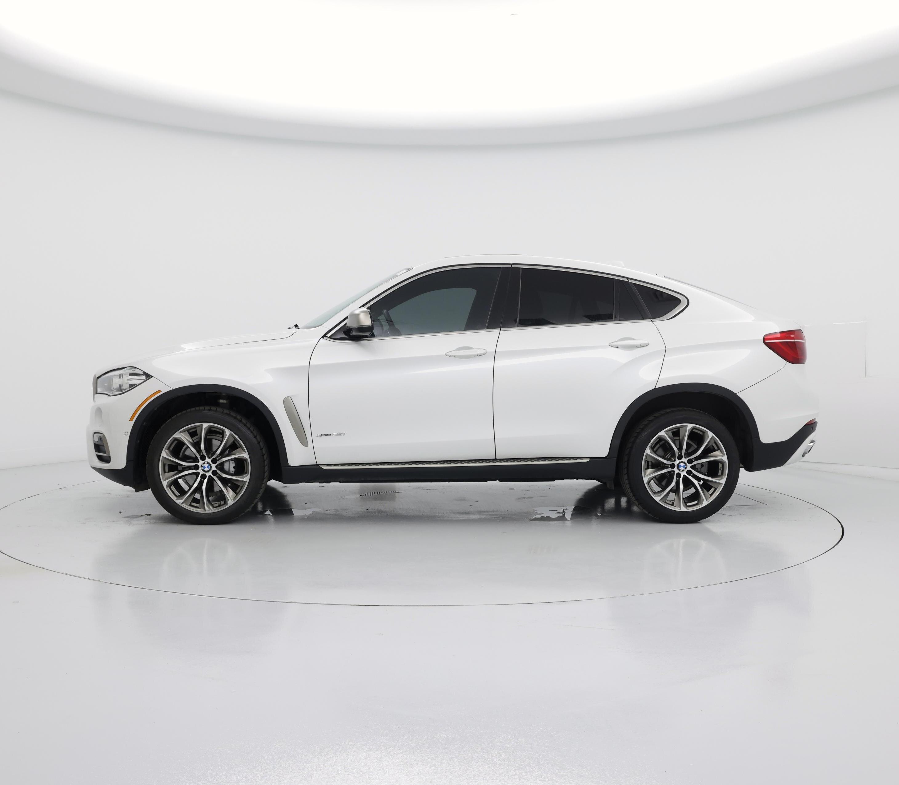 Thumbnail: 2019 BMW X6 - 3