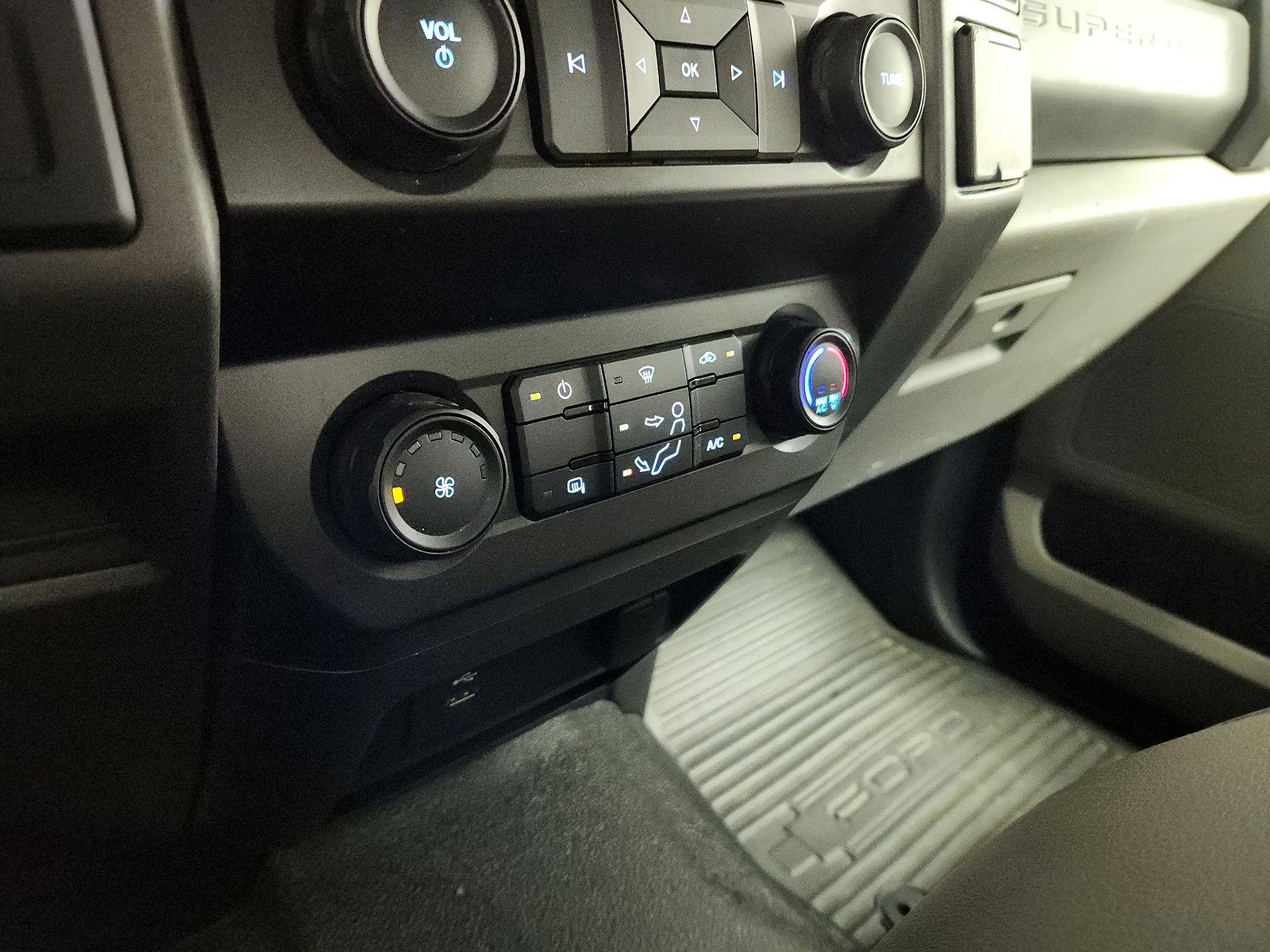 Thumbnail: 2020 Ford F-250 - 16