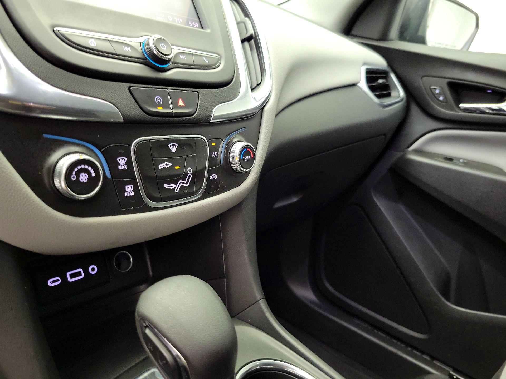 Thumbnail: 2022 Chevrolet Equinox - 16