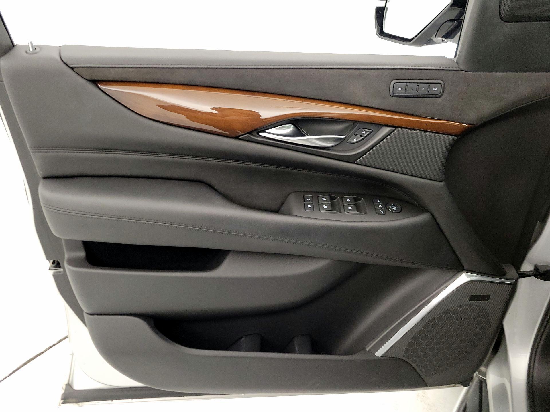 Thumbnail: 2020 Cadillac Escalade - 12