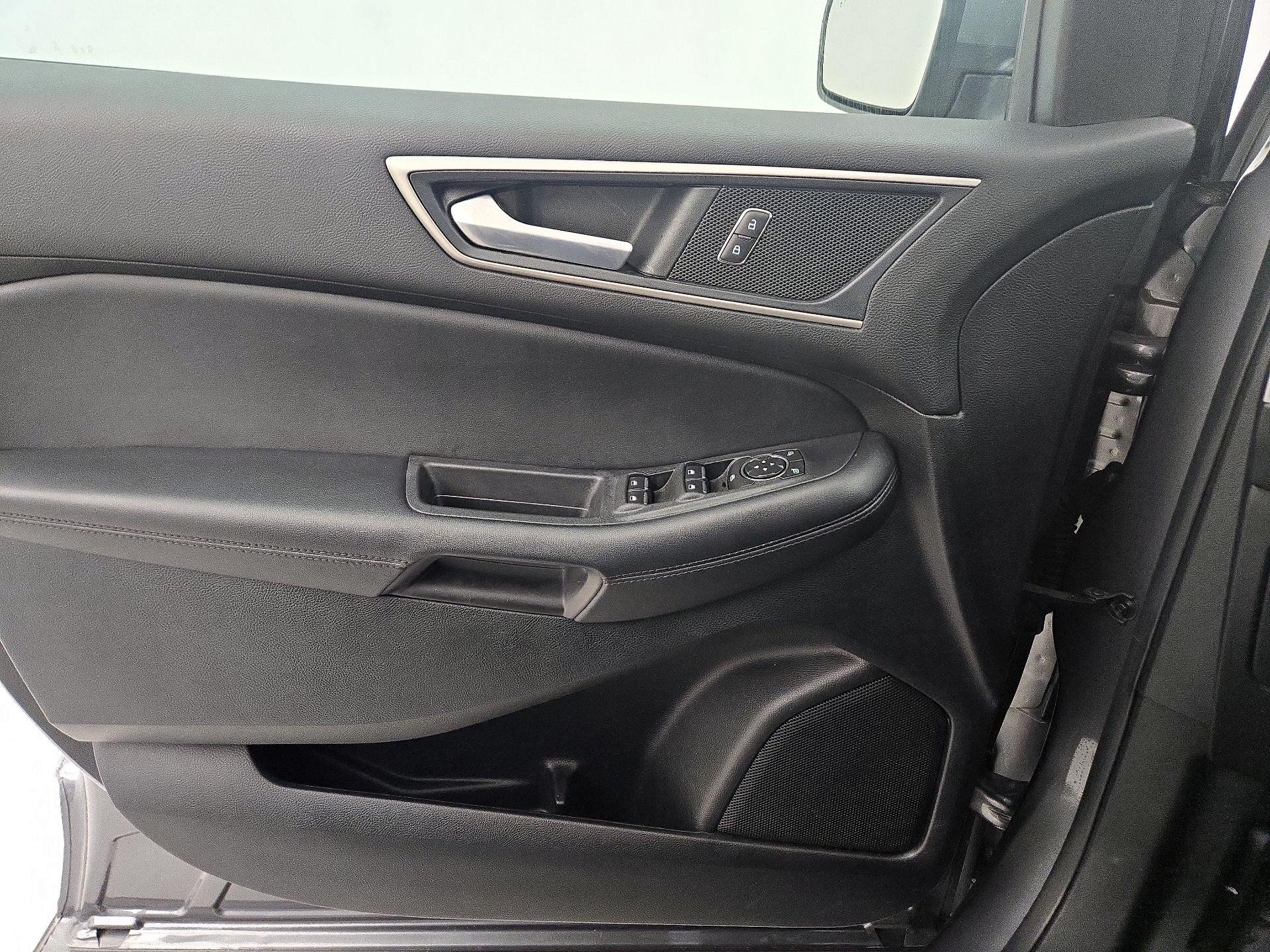 Thumbnail: 2022 Ford Edge - 12