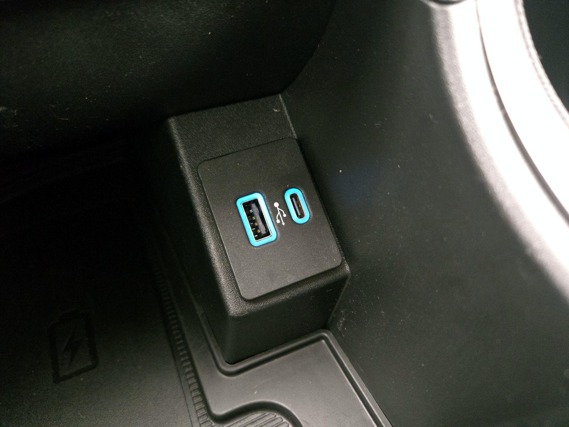 Thumbnail: 2022 Ford Edge - 18