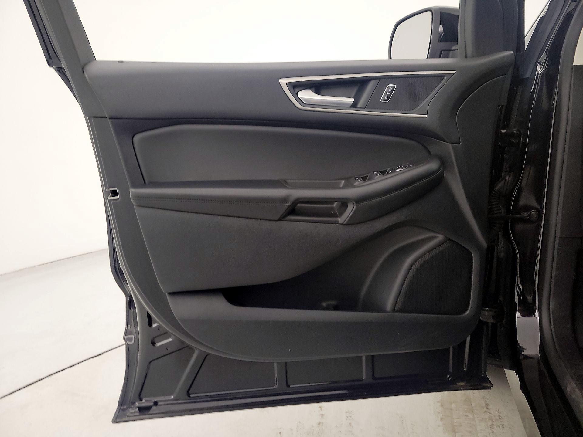 Thumbnail: 2022 Ford Edge - 12