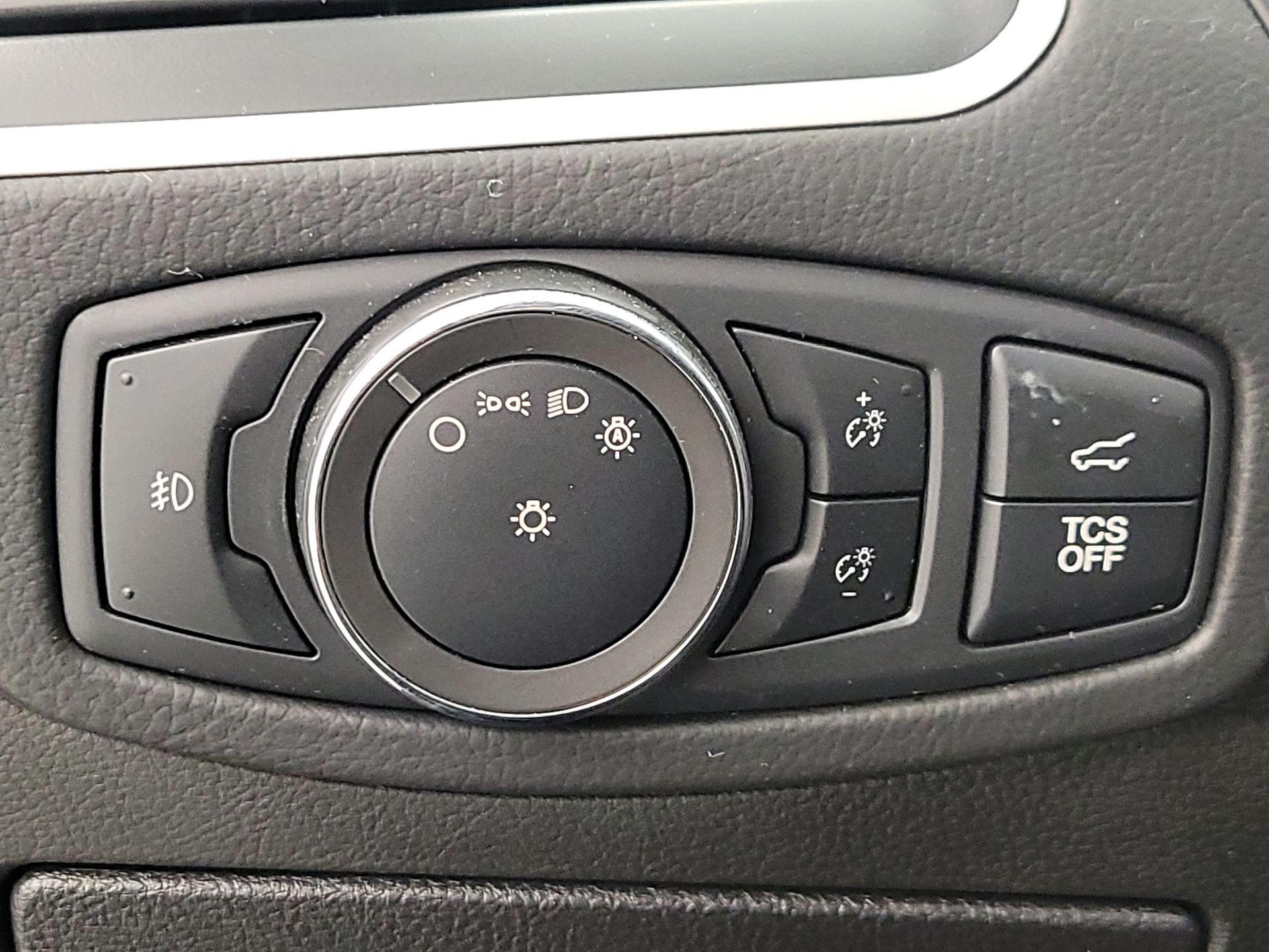 Thumbnail: 2022 Ford Edge - 13