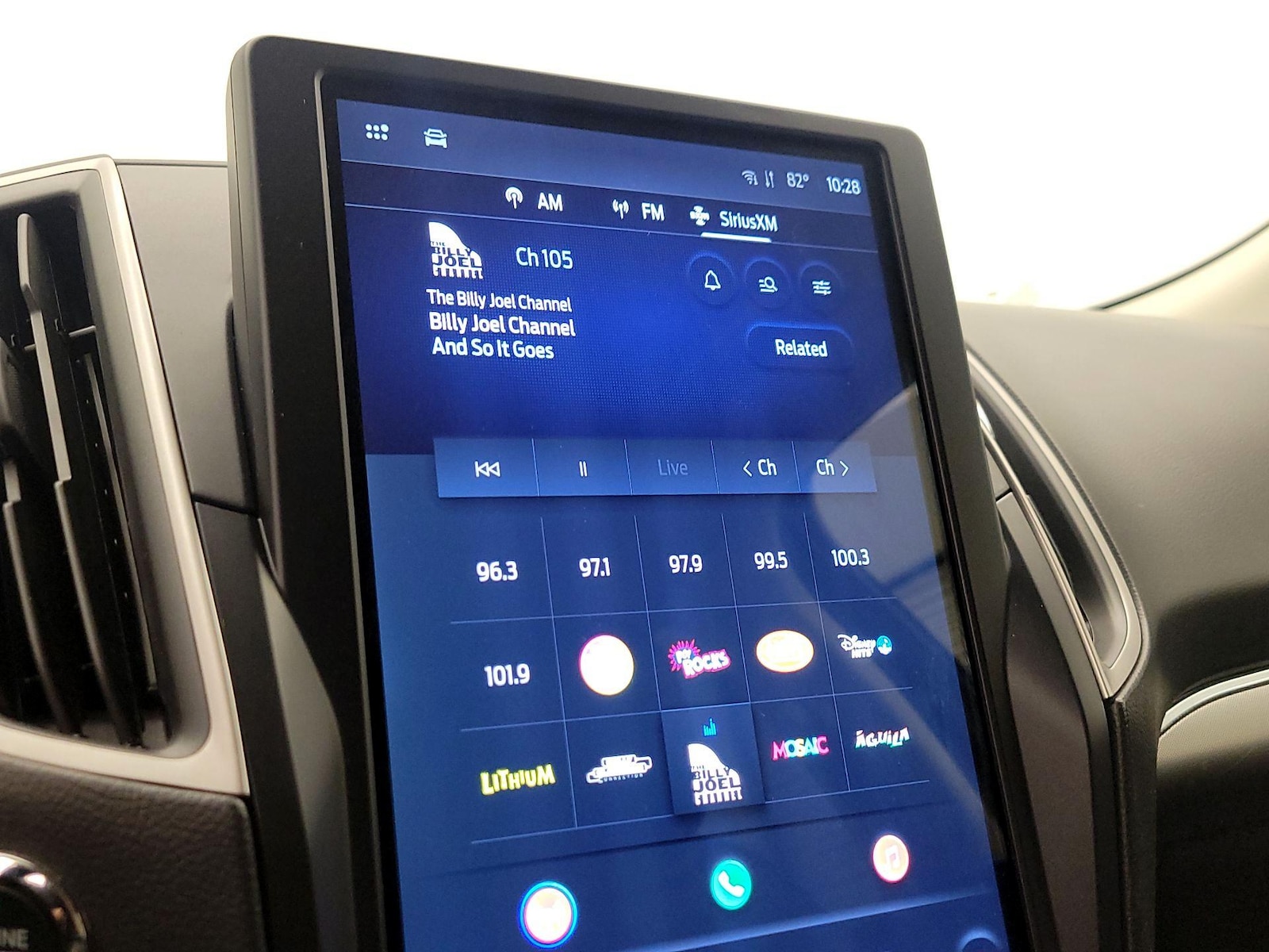 2022 Ford Edge SEL - Photo 16