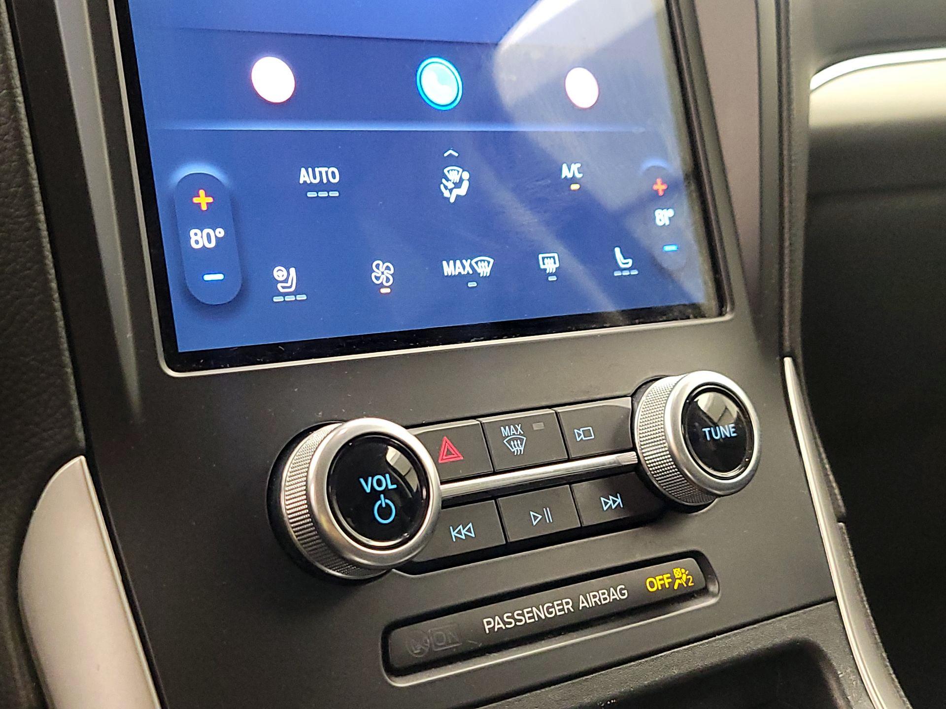 Thumbnail: 2022 Ford Edge - 16