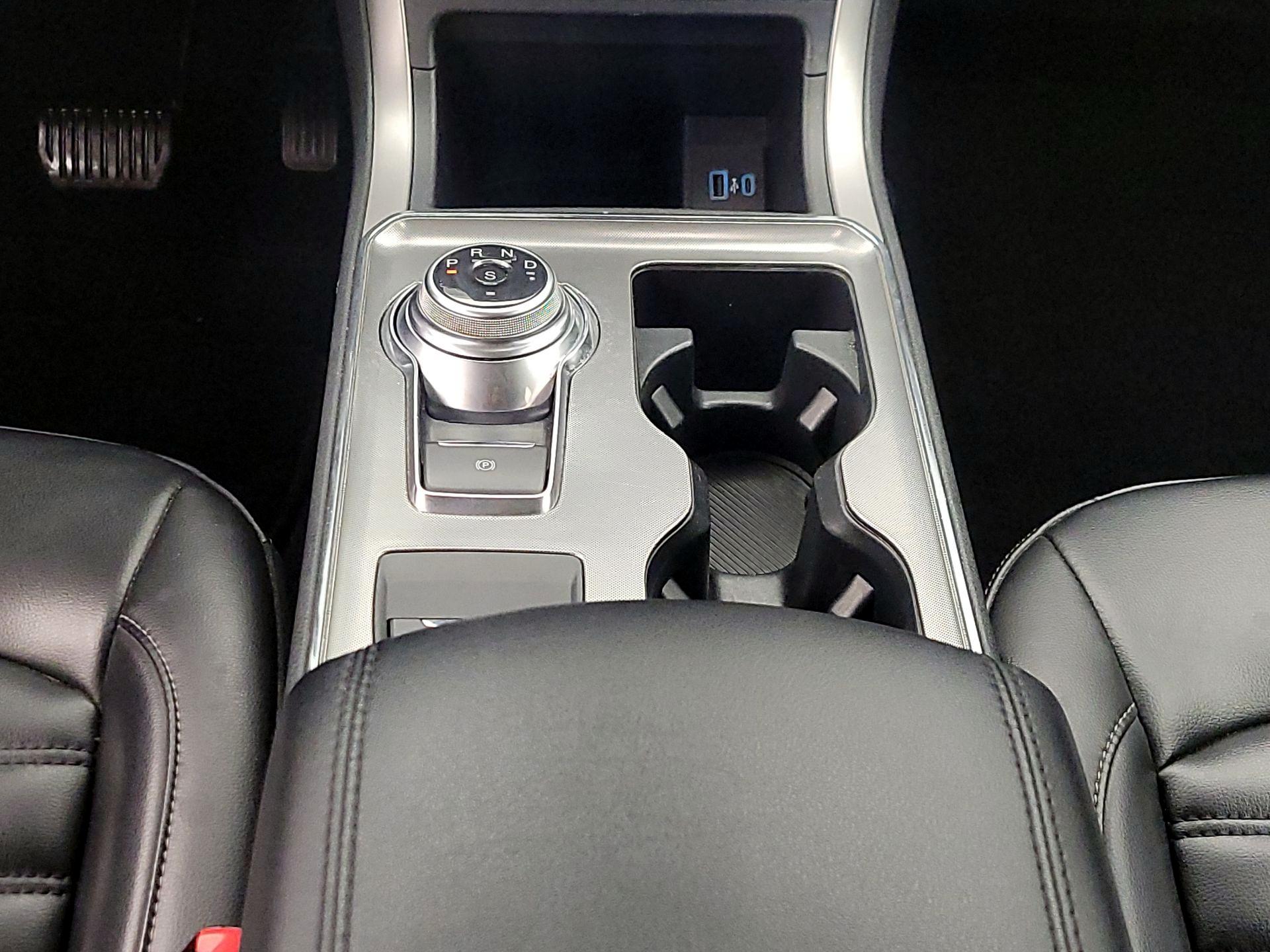 Thumbnail: 2022 Ford Edge - 17