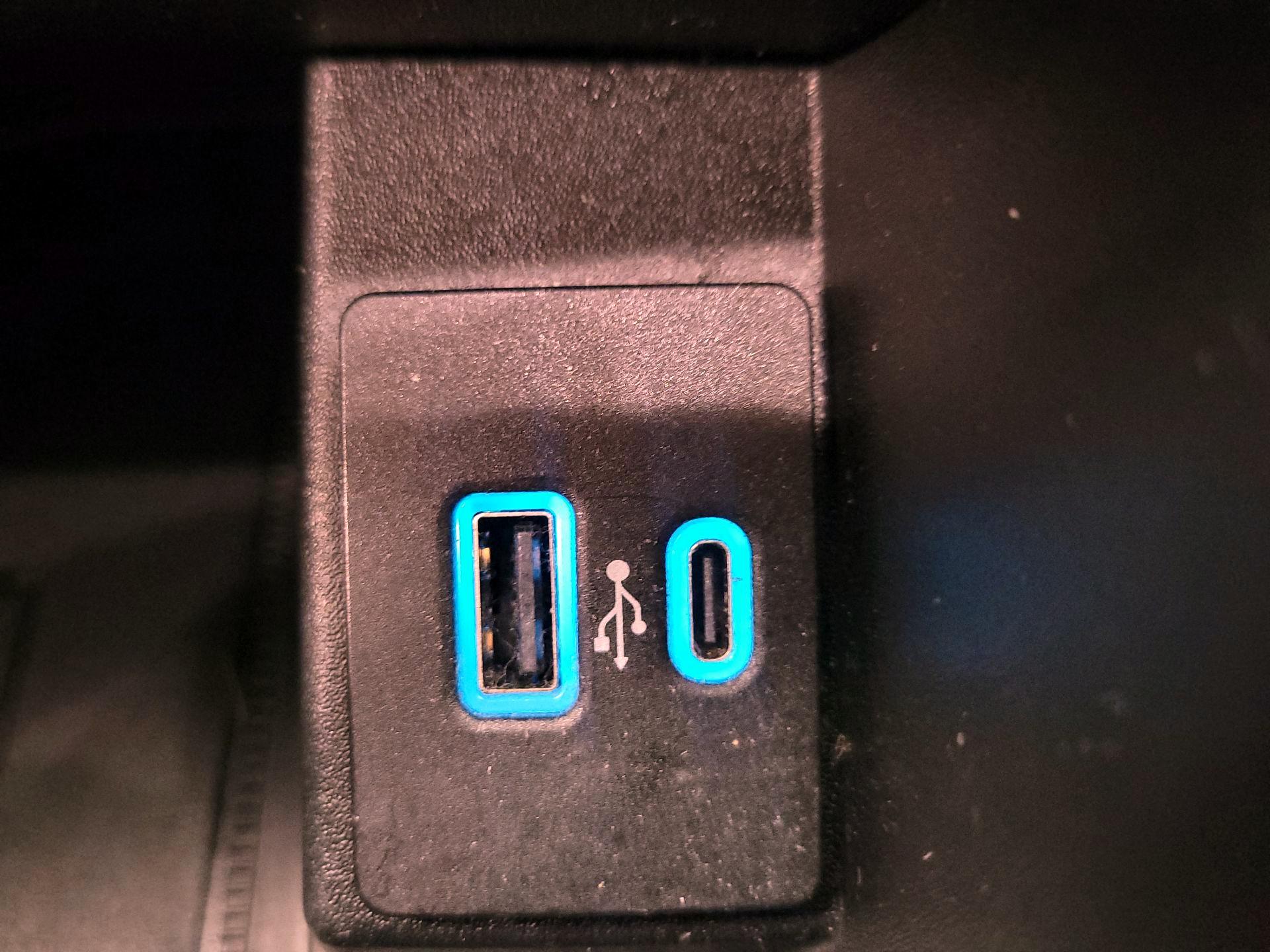 Thumbnail: 2022 Ford Edge - 18