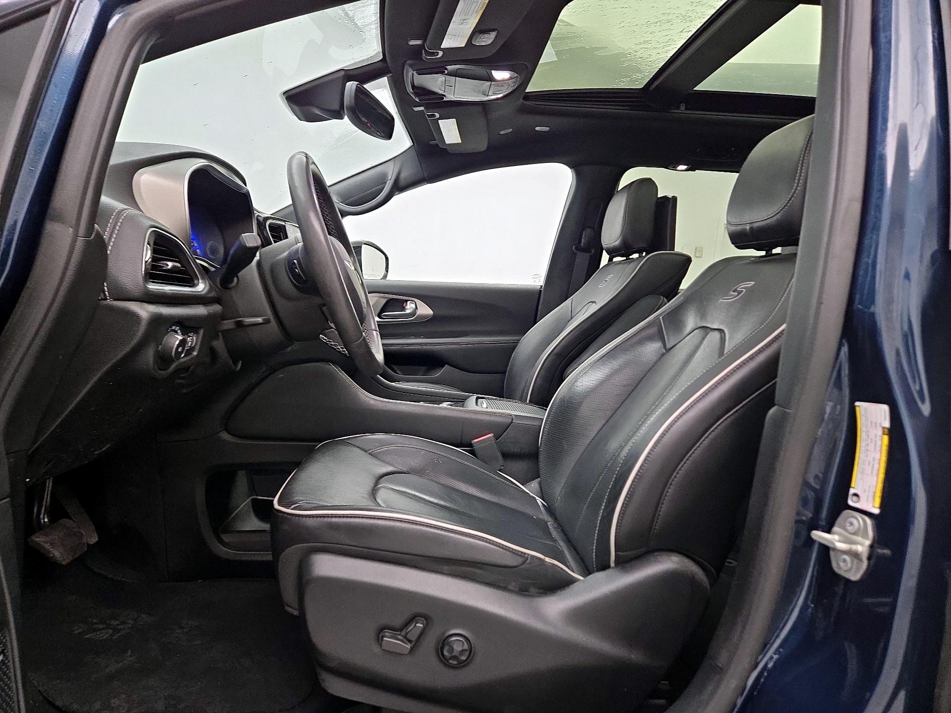 Thumbnail: 2023 Chrysler Pacifica - 11