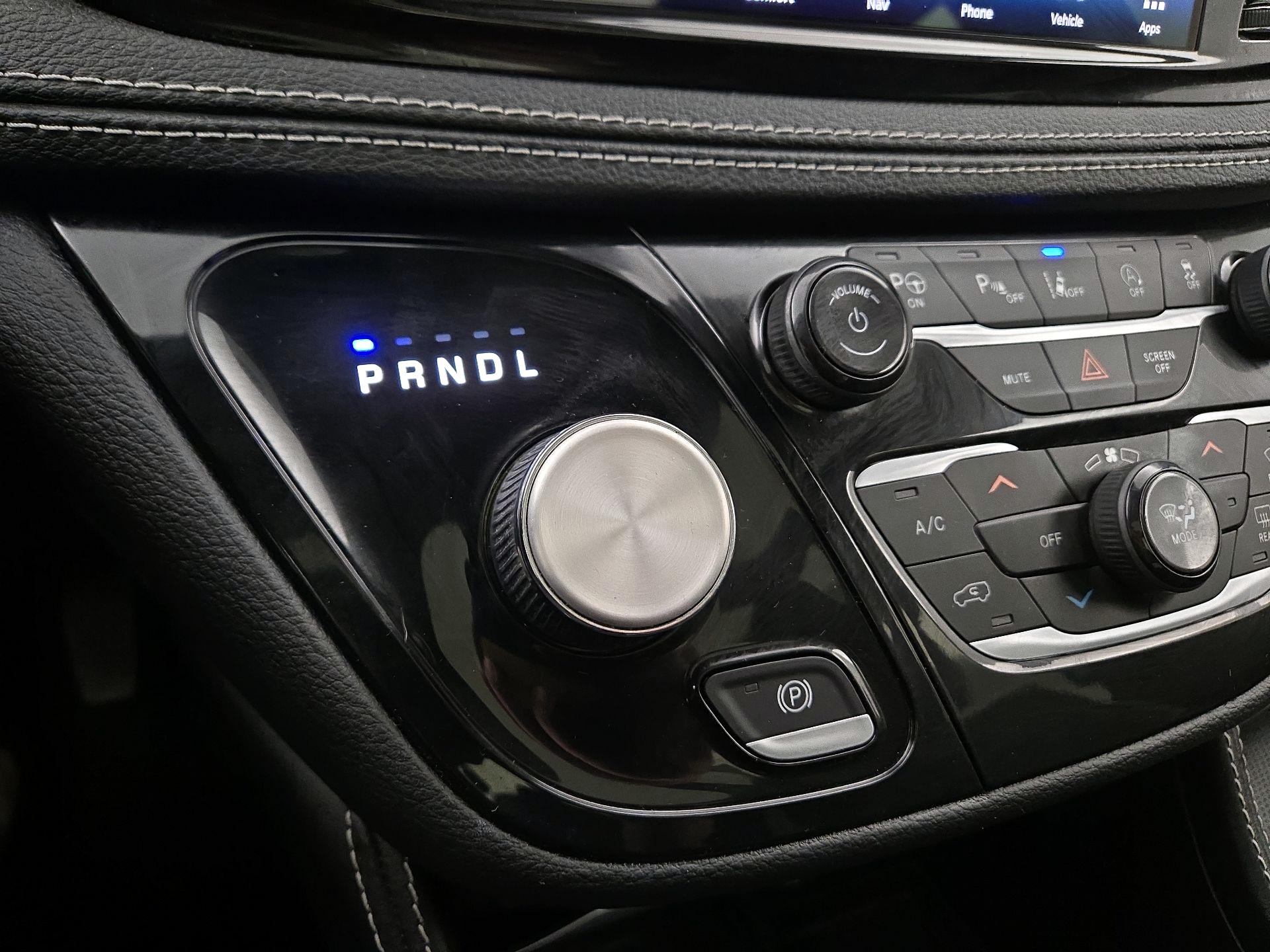 Thumbnail: 2023 Chrysler Pacifica - 18