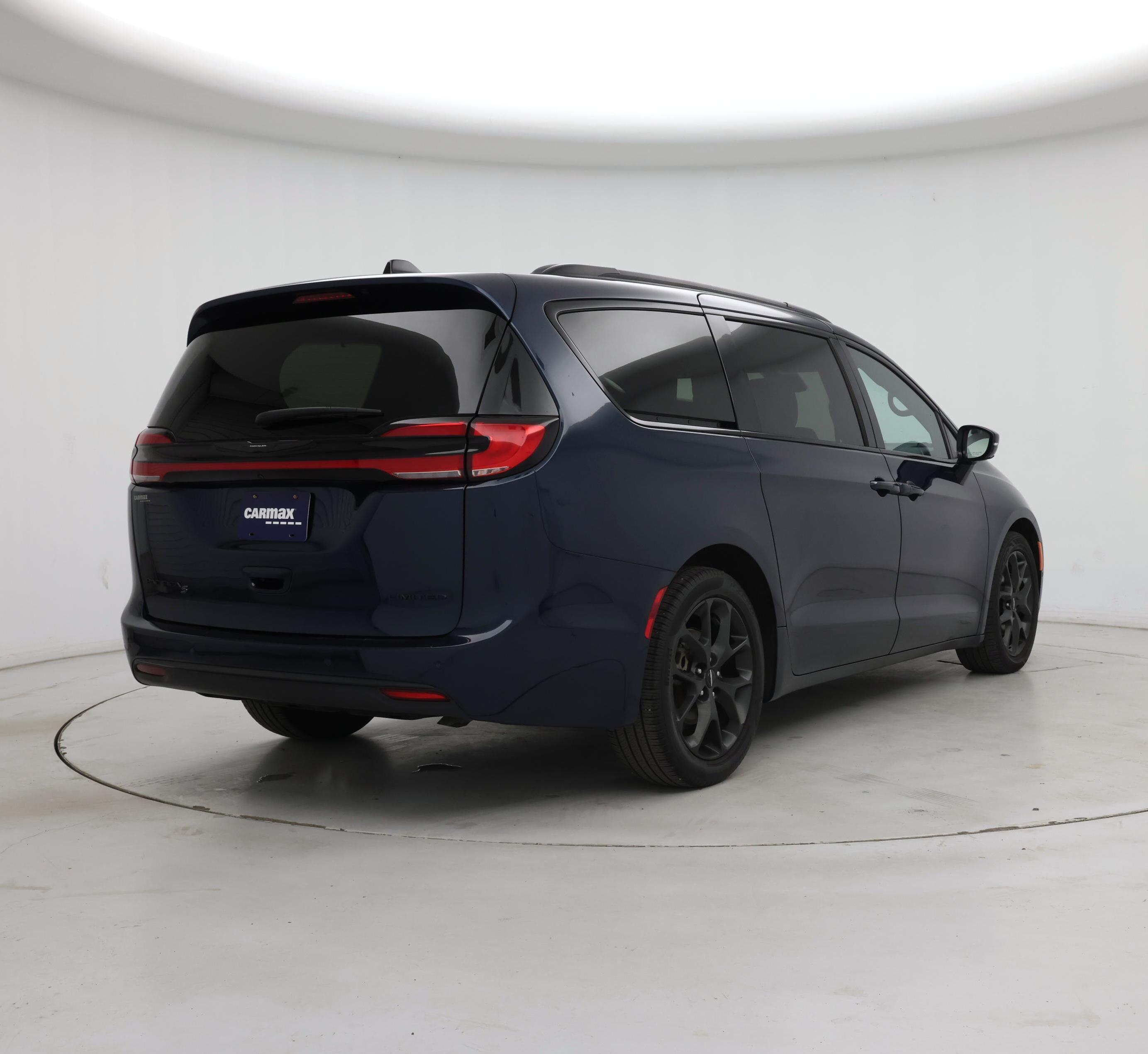 Thumbnail: 2023 Chrysler Pacifica - 8
