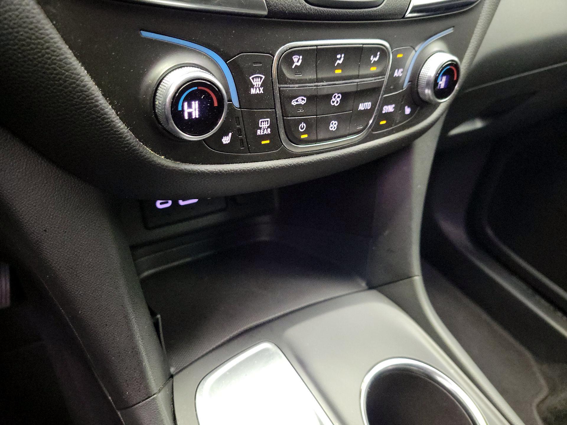 Thumbnail: 2021 Chevrolet Equinox - 16