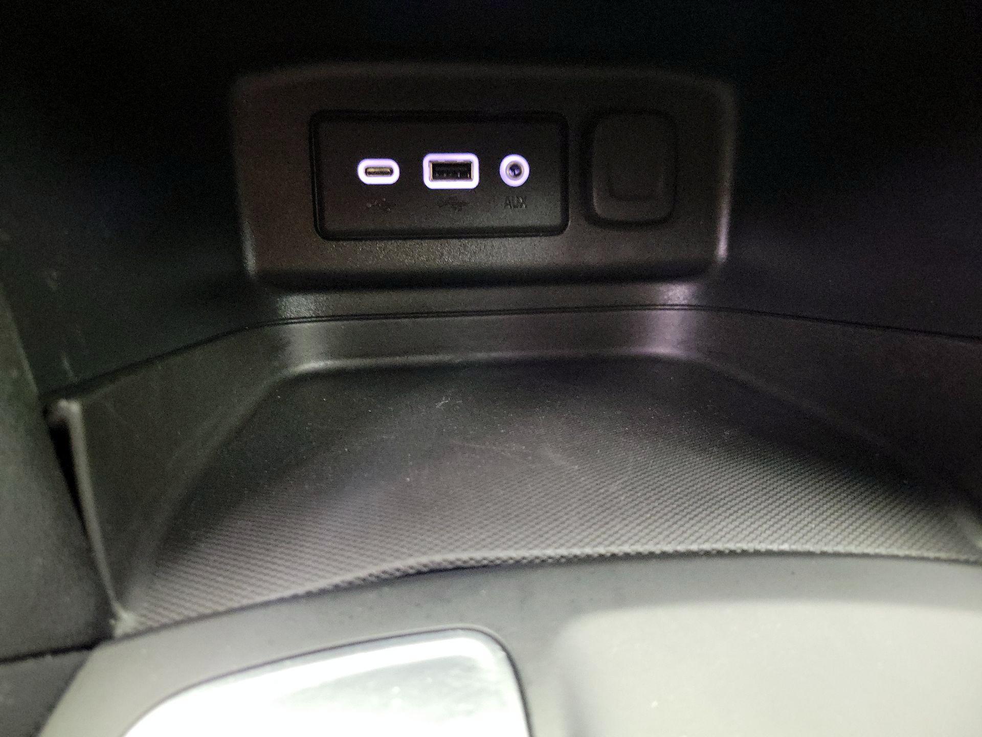 Thumbnail: 2021 Chevrolet Equinox - 18