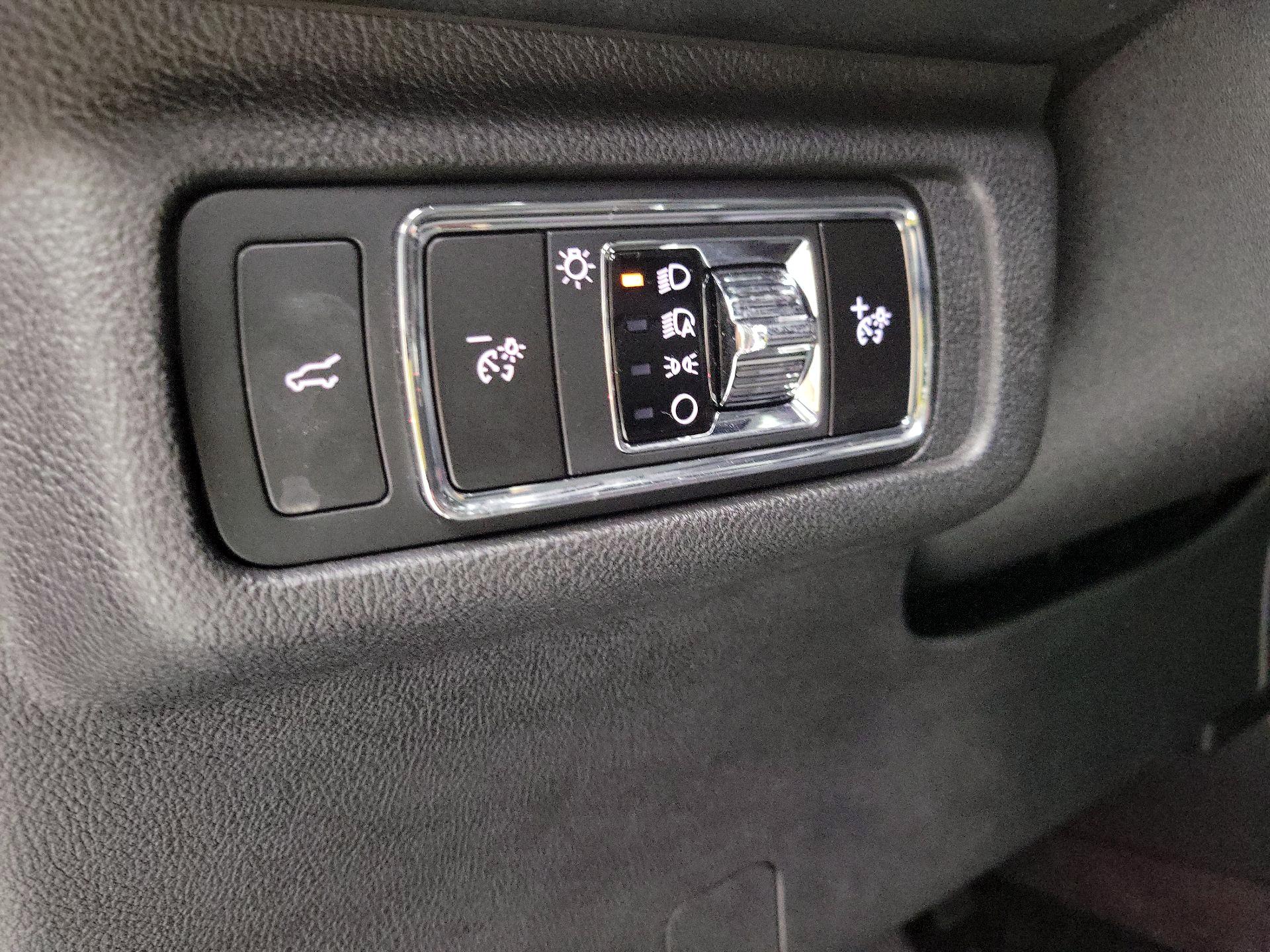 Thumbnail: 2022 Lincoln Corsair - 13