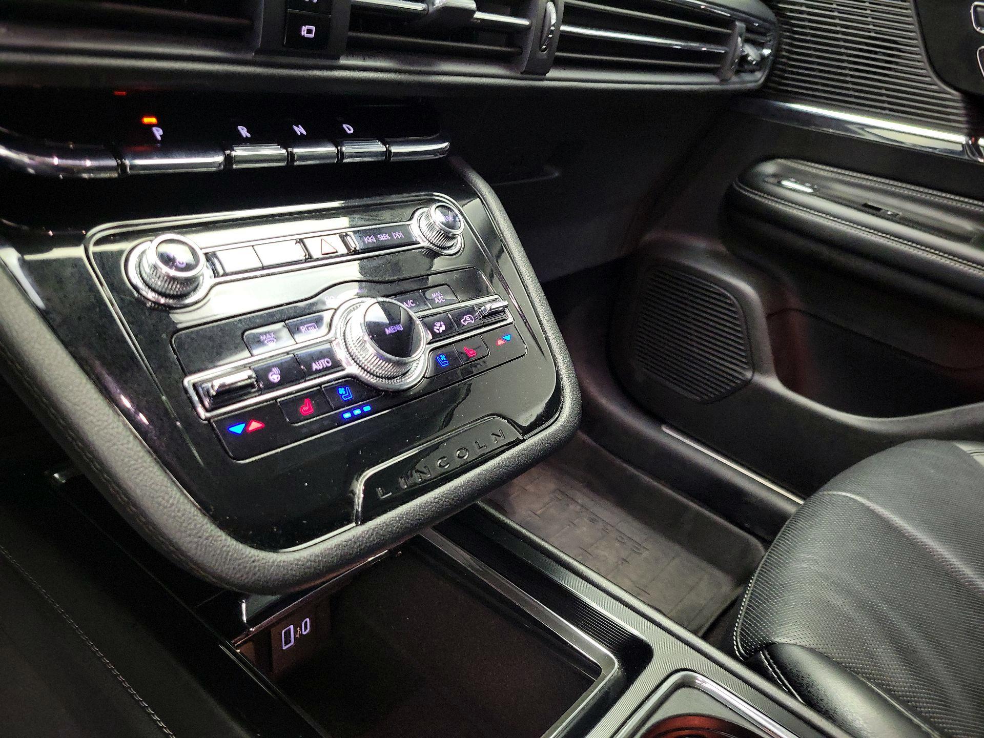 Thumbnail: 2022 Lincoln Corsair - 17