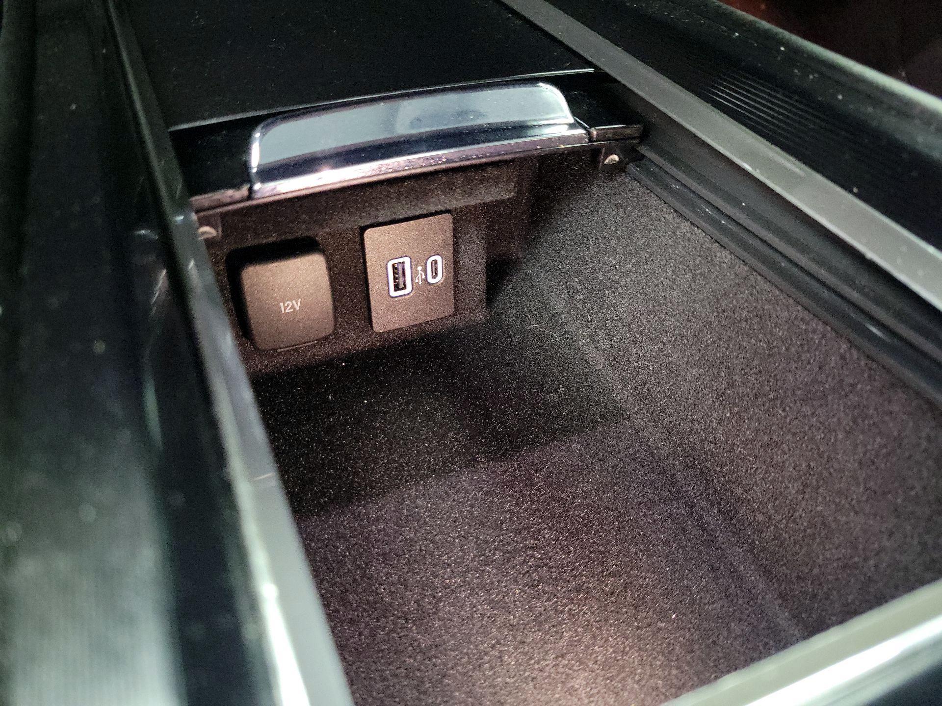 Thumbnail: 2022 Lincoln Corsair - 19