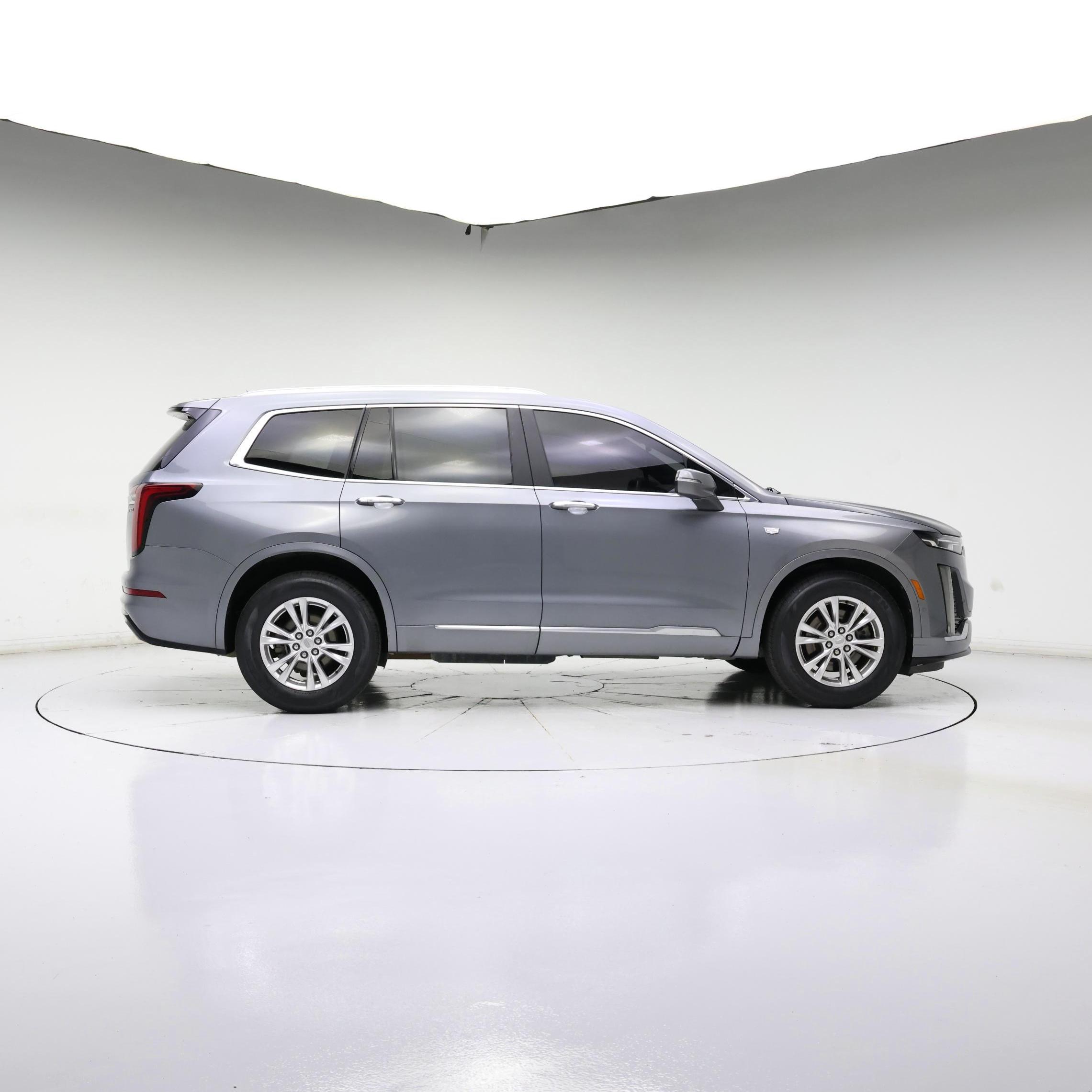 Thumbnail: 2021 Cadillac XT6 - 3