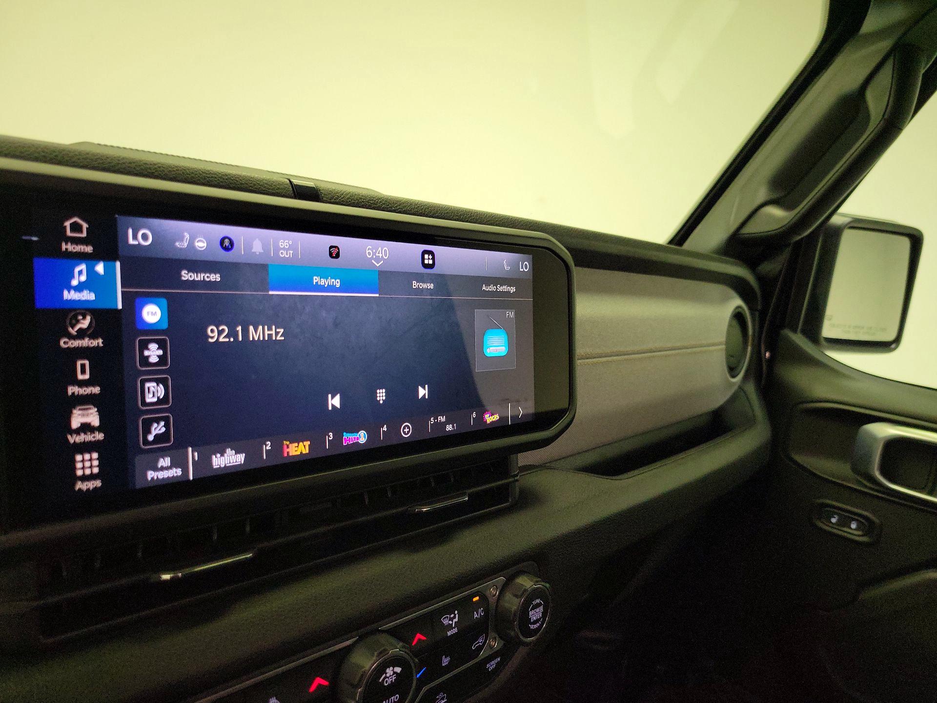 Thumbnail: 2024 Jeep Wrangler - 15