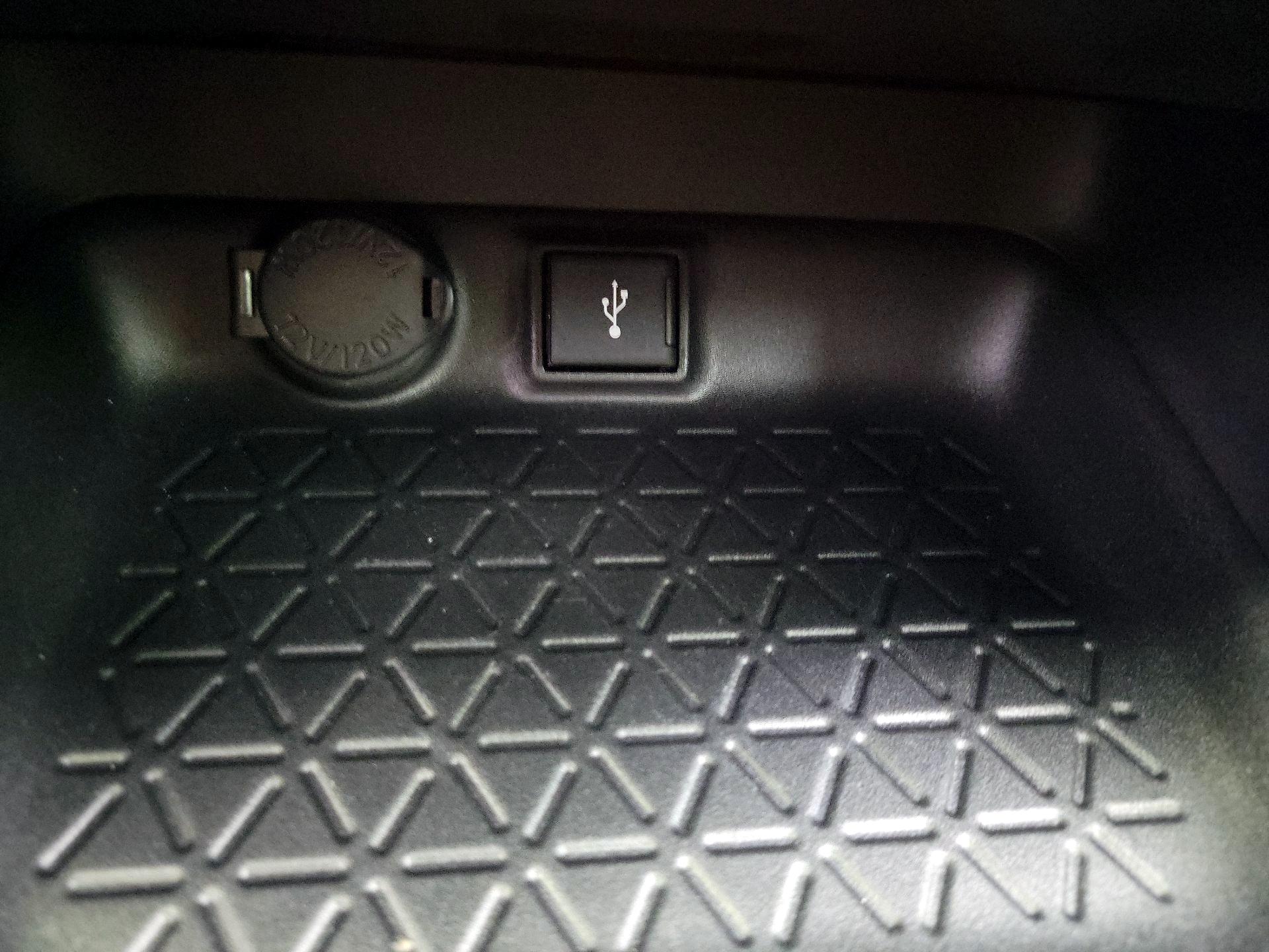 Thumbnail: 2020 Toyota RAV4 - 18