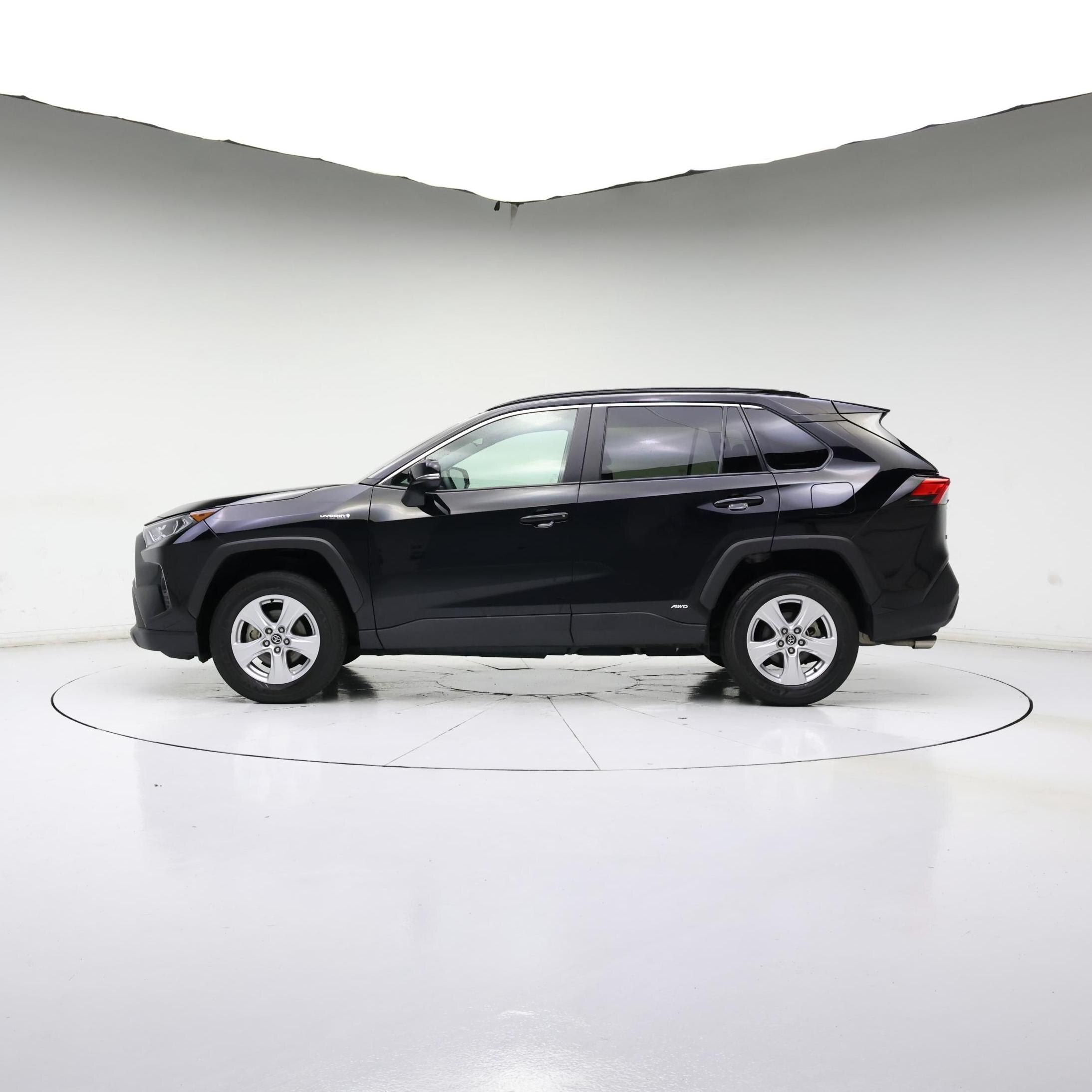 Thumbnail: 2020 Toyota RAV4 - 3
