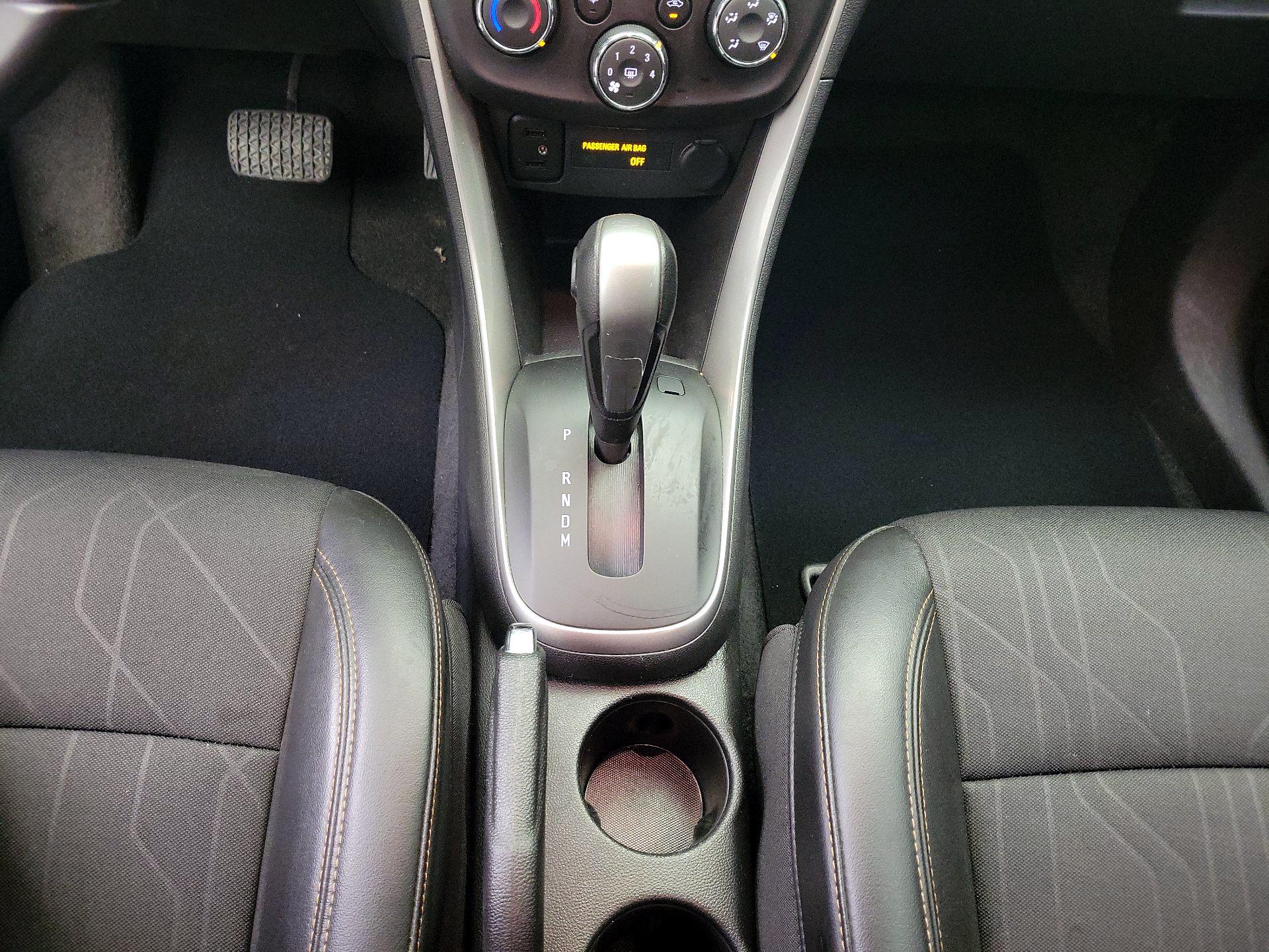 Thumbnail: 2021 Chevrolet Trax - 17
