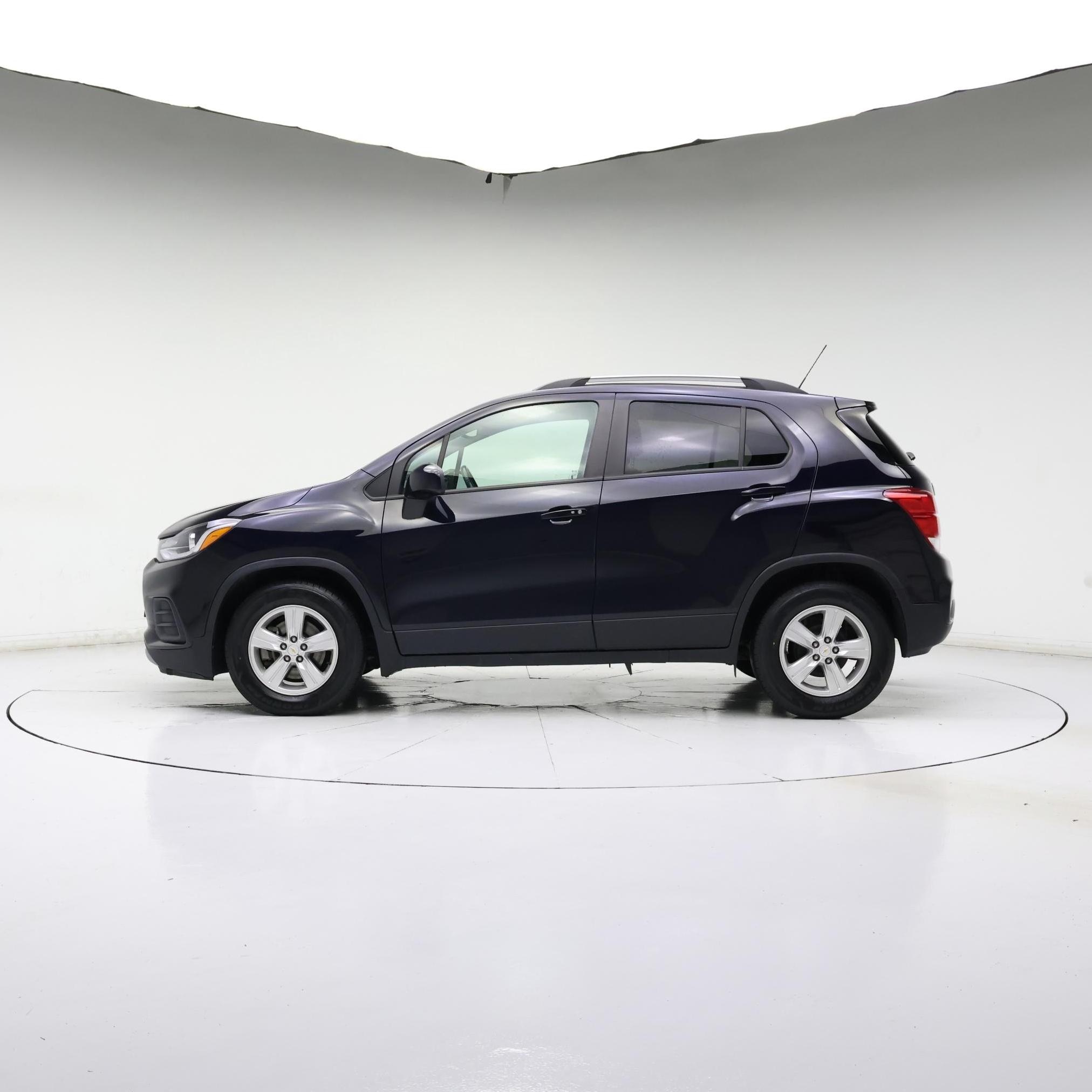 Thumbnail: 2021 Chevrolet Trax - 3