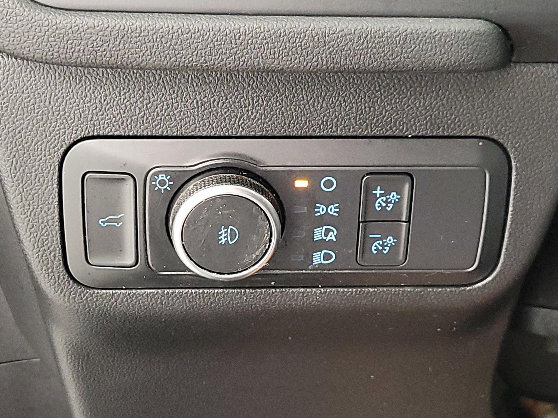 Thumbnail: 2022 Ford Escape - 13