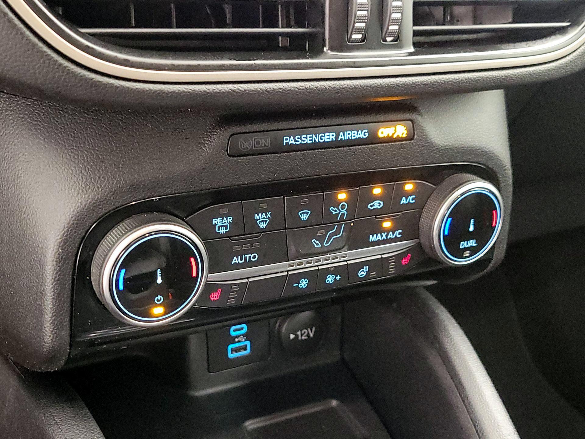 Thumbnail: 2022 Ford Escape - 16