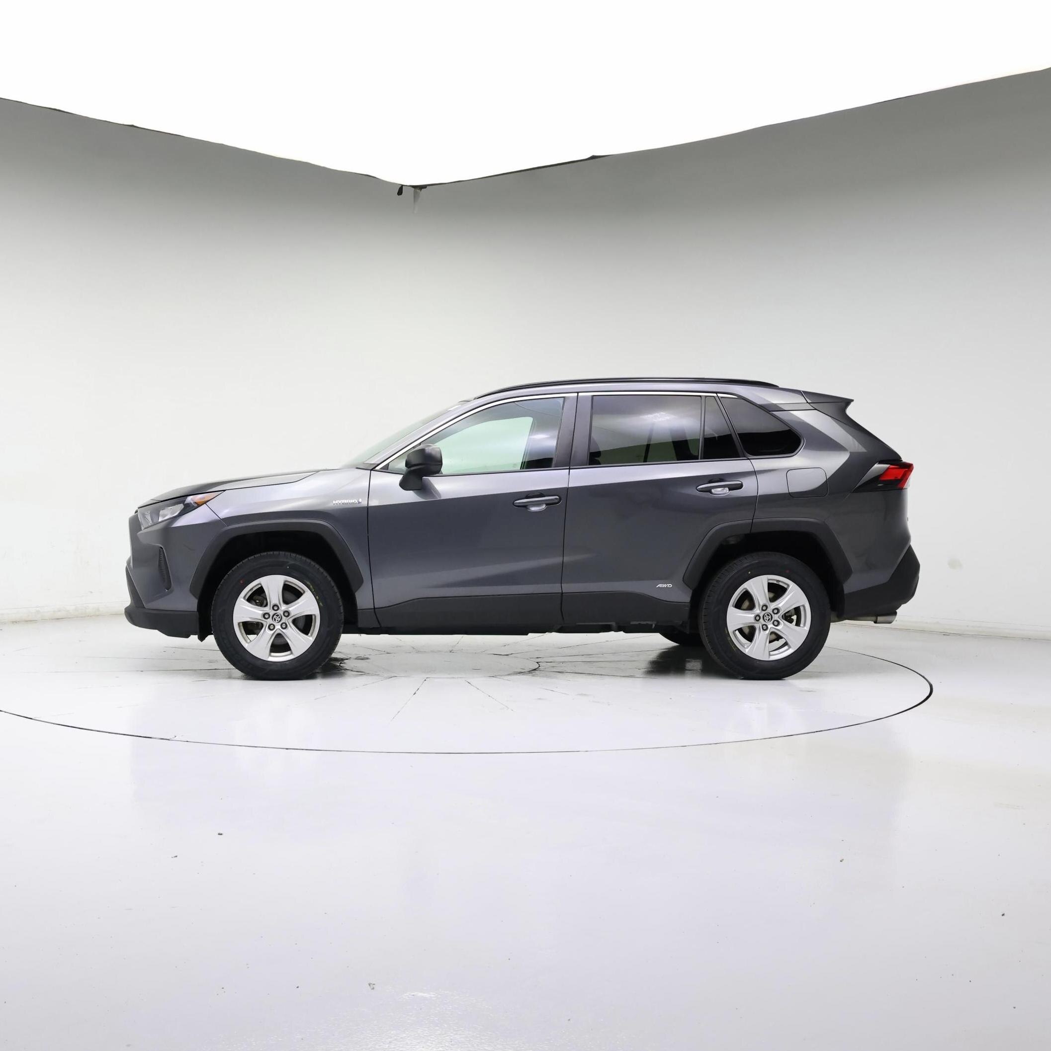 Thumbnail: 2021 Toyota RAV4 - 3