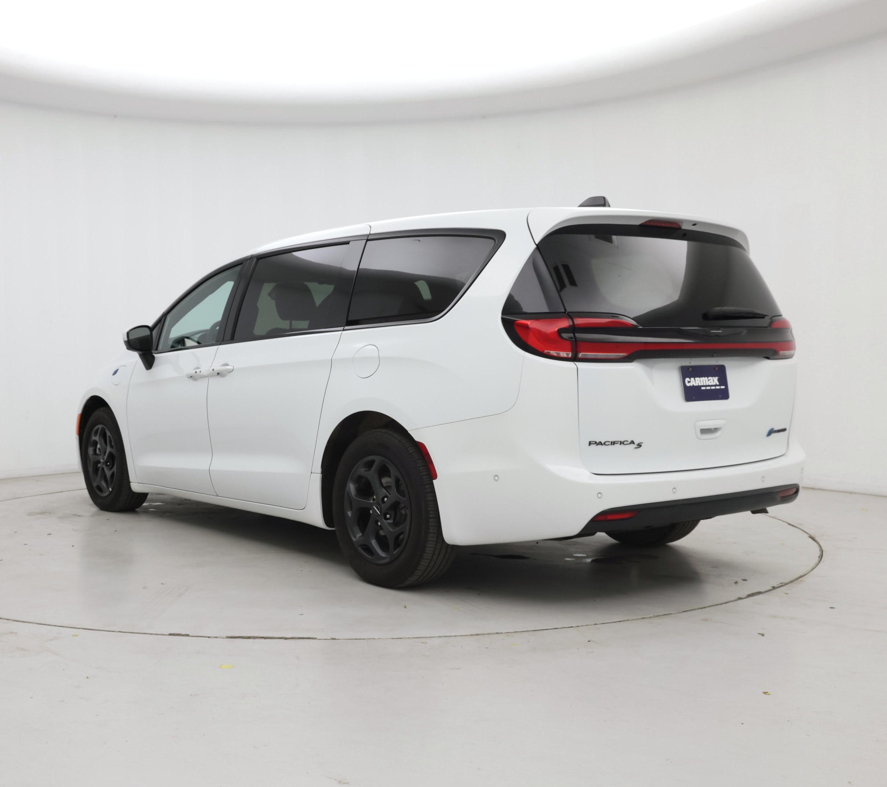 Thumbnail: 2023 Chrysler Pacifica - 2