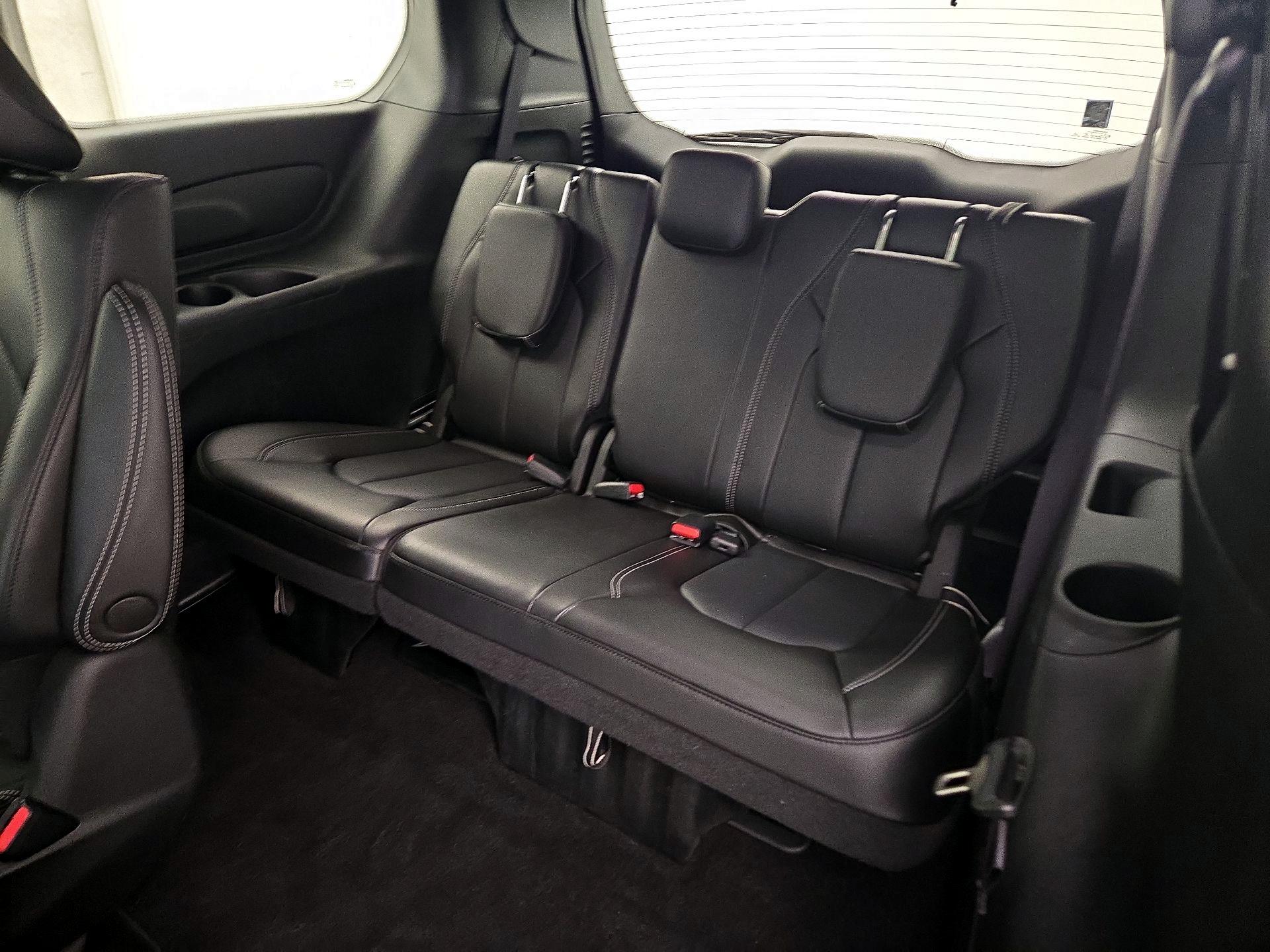 Thumbnail: 2023 Chrysler Pacifica - 20