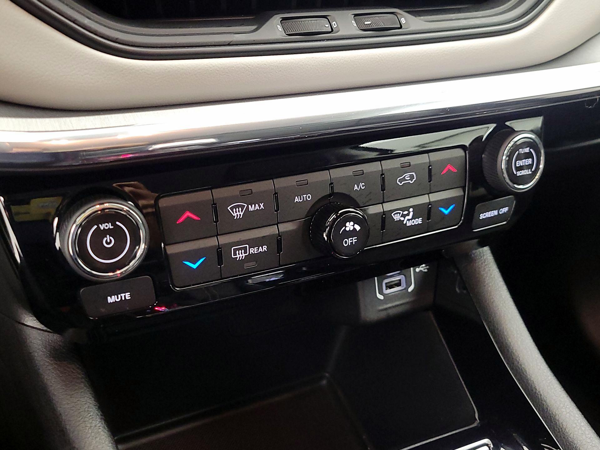 Thumbnail: 2022 Jeep Compass - 16
