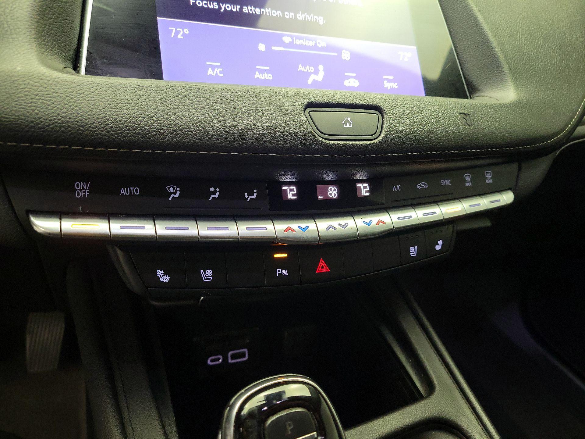 Thumbnail: 2020 Cadillac XT4 - 17
