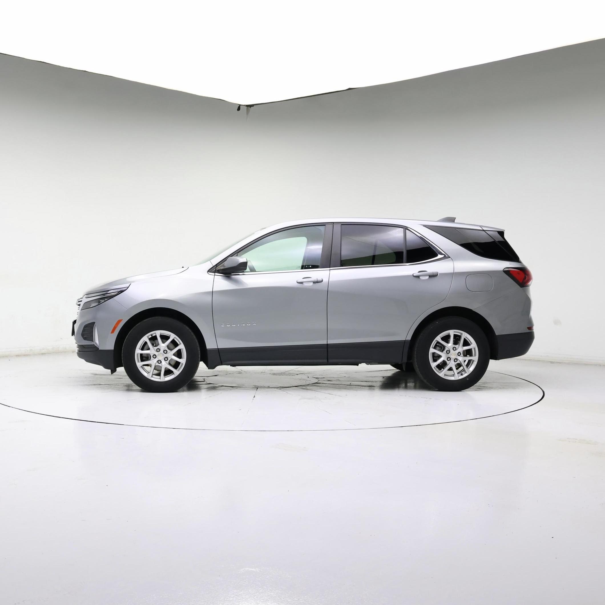 Thumbnail: 2023 Chevrolet Equinox - 3