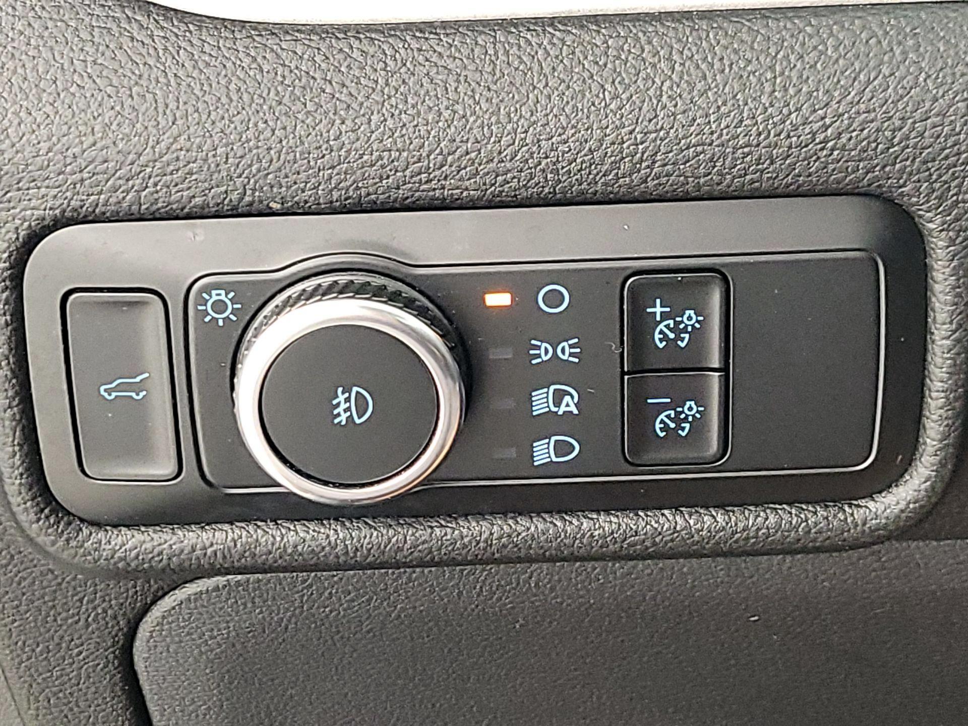 Thumbnail: 2023 Ford Explorer - 13