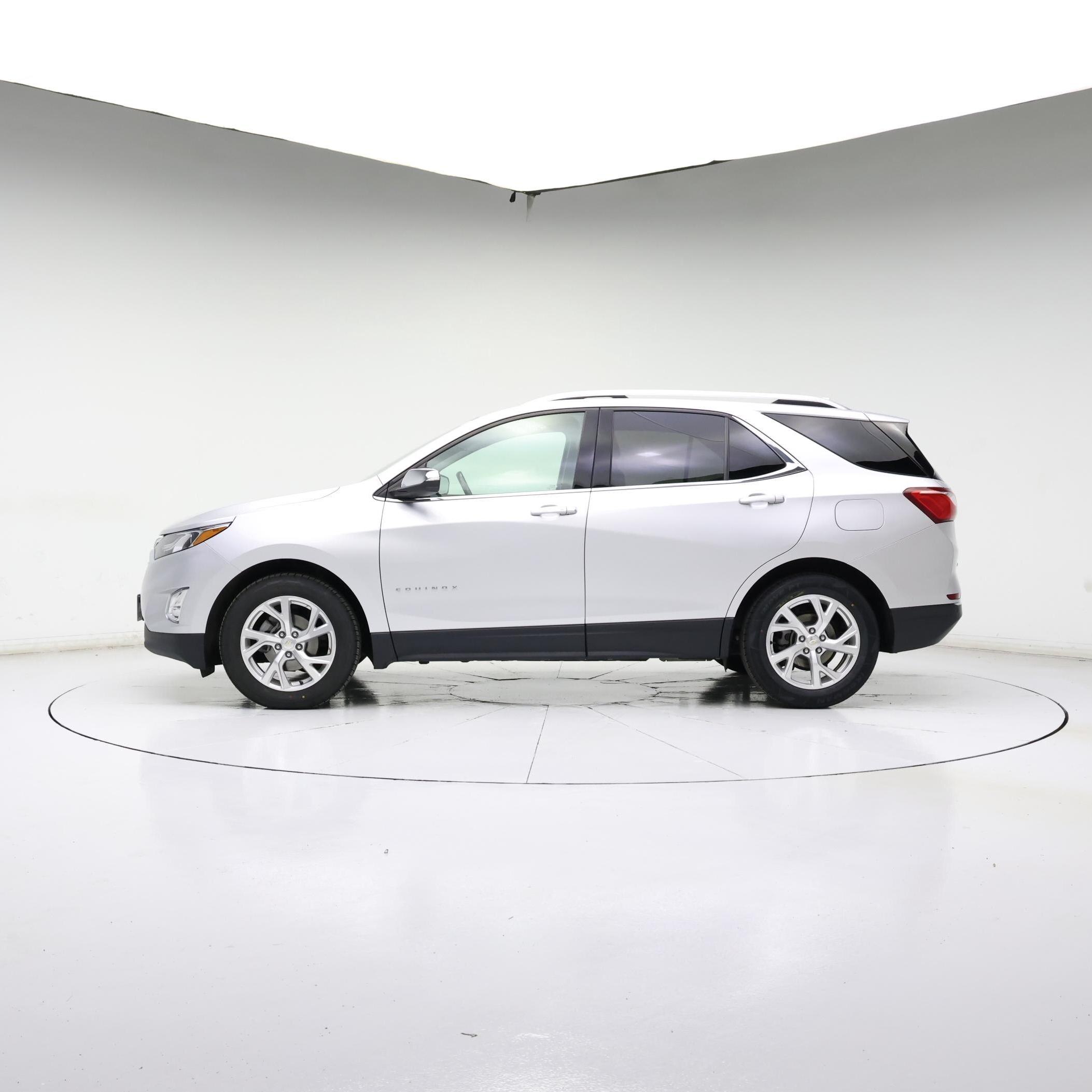 Thumbnail: 2020 Chevrolet Equinox - 3